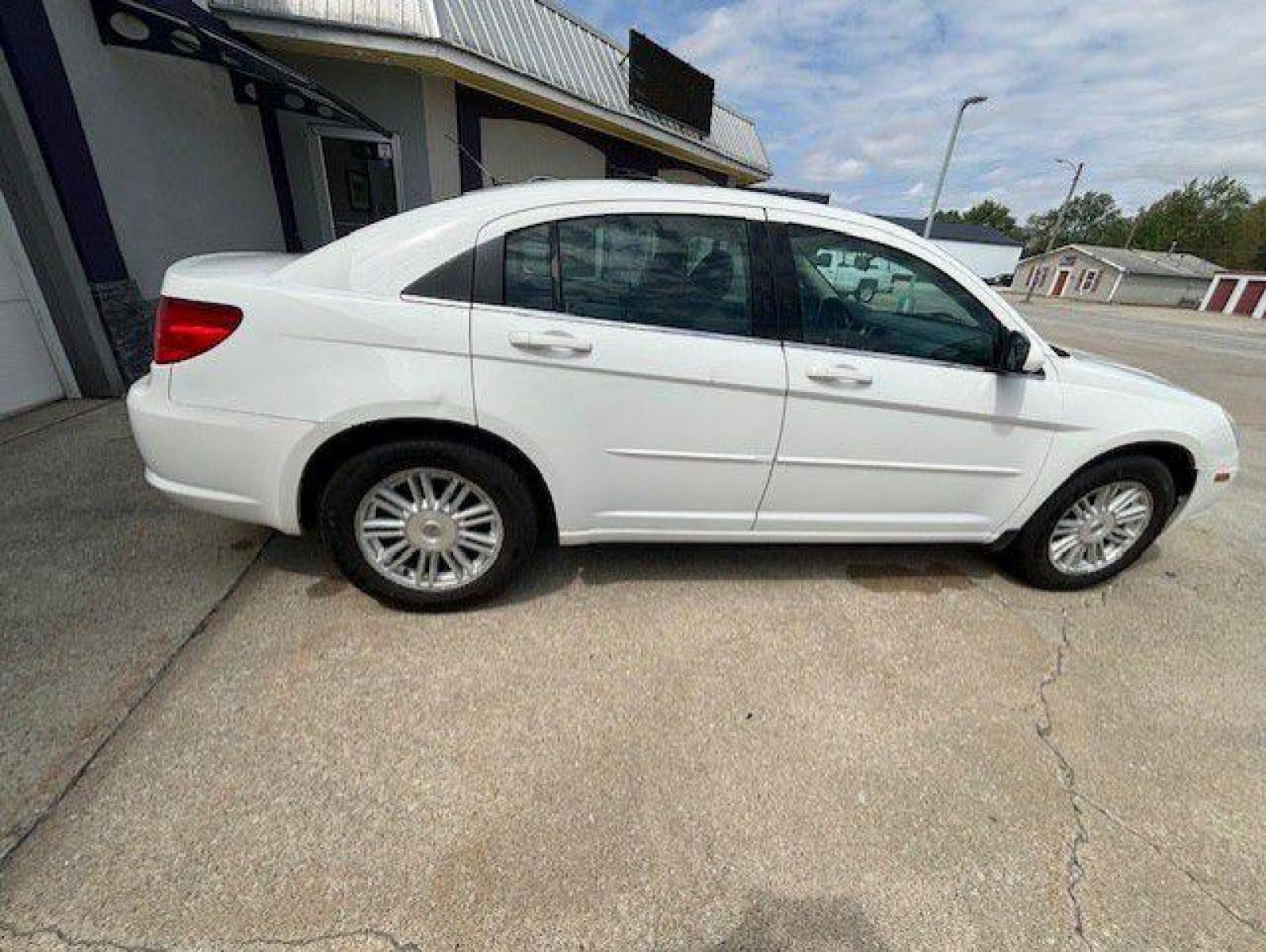 2009 WHITE CHRYSLER SEBRING TOURING (1C3LC56B19N) with an 2.4L engine, Automatic transmission, located at 1100 W. Sheridan Ave., Shenandoah, 51601, (712) 246-1600, 40.765678, -95.388817 - Photo #7