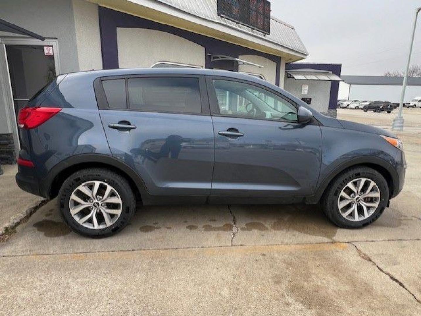 2016 BLUE KIA SPORTAGE LX (KNDPB3AC2G7) with an 2.4L engine, Automatic transmission, located at 1100 W. Sheridan Ave., Shenandoah, 51601, (712) 246-1600, 40.765678, -95.388817- Photo#3