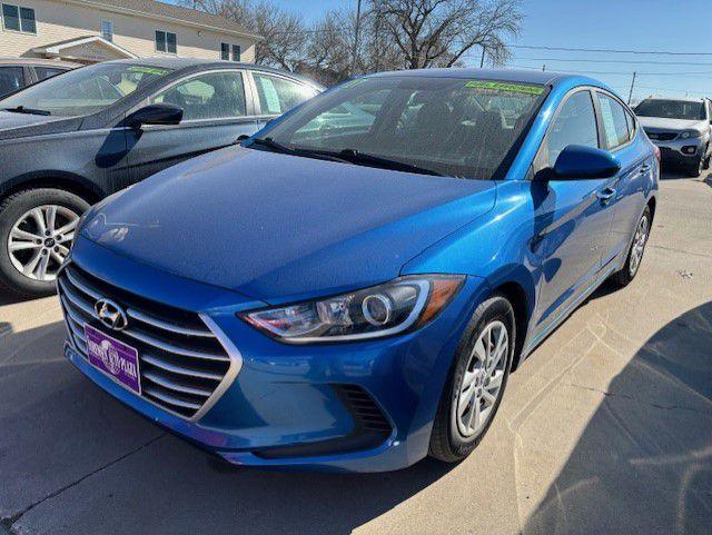 photo of 2017 HYUNDAI ELANTRA 4DR