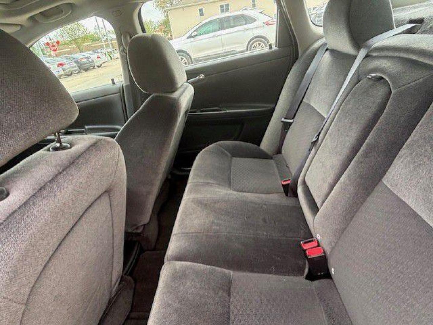 2015 SILVER CHEVROLET IMPALA LIMITED LT (2G1WB5E34F1) with an 3.6L engine, Automatic transmission, located at 1100 W. Sheridan Ave., Shenandoah, 51601, (712) 246-1600, 40.765678, -95.388817 - Photo#4
