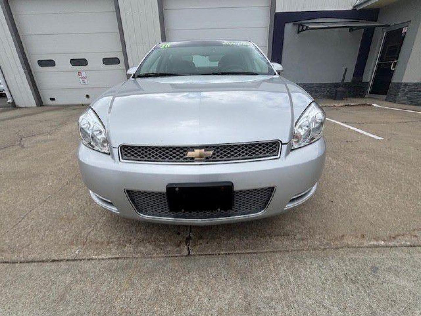 2015 SILVER CHEVROLET IMPALA LIMITED LT (2G1WB5E34F1) with an 3.6L engine, Automatic transmission, located at 1100 W. Sheridan Ave., Shenandoah, 51601, (712) 246-1600, 40.765678, -95.388817 - Photo#8