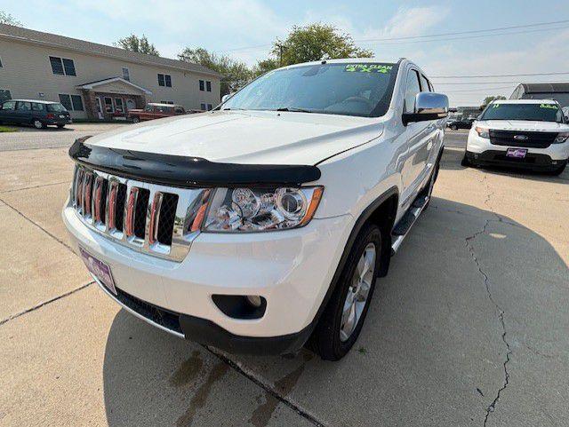 photo of 2012 JEEP GRAND CHEROKEE 4DR