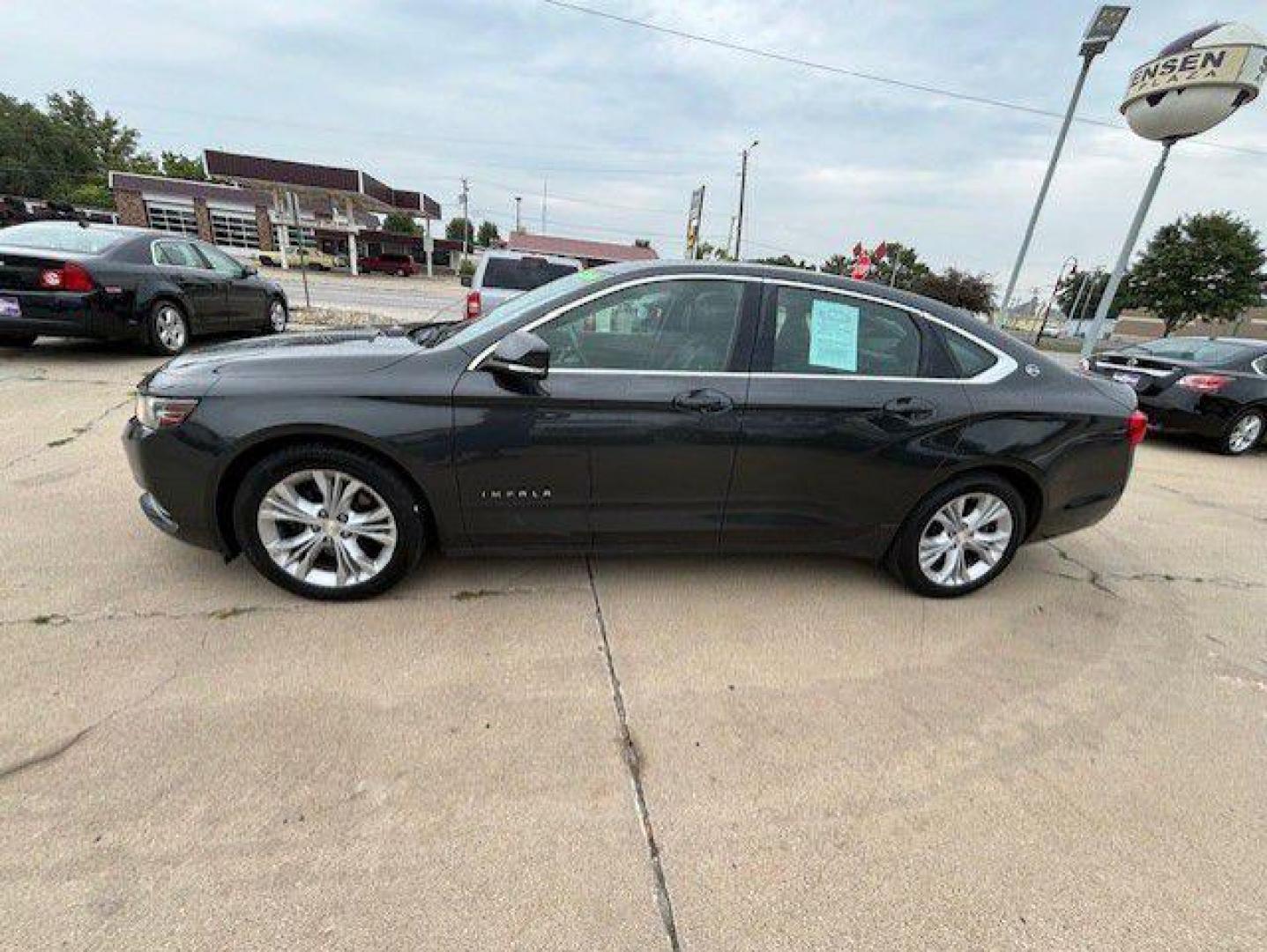 2015 GRAY CHEVROLET IMPALA LT (1G1115SL2FU) with an 2.5L engine, Automatic transmission, located at 1100 W. Sheridan Ave., Shenandoah, 51601, (712) 246-1600, 40.765678, -95.388817 - Photo#1