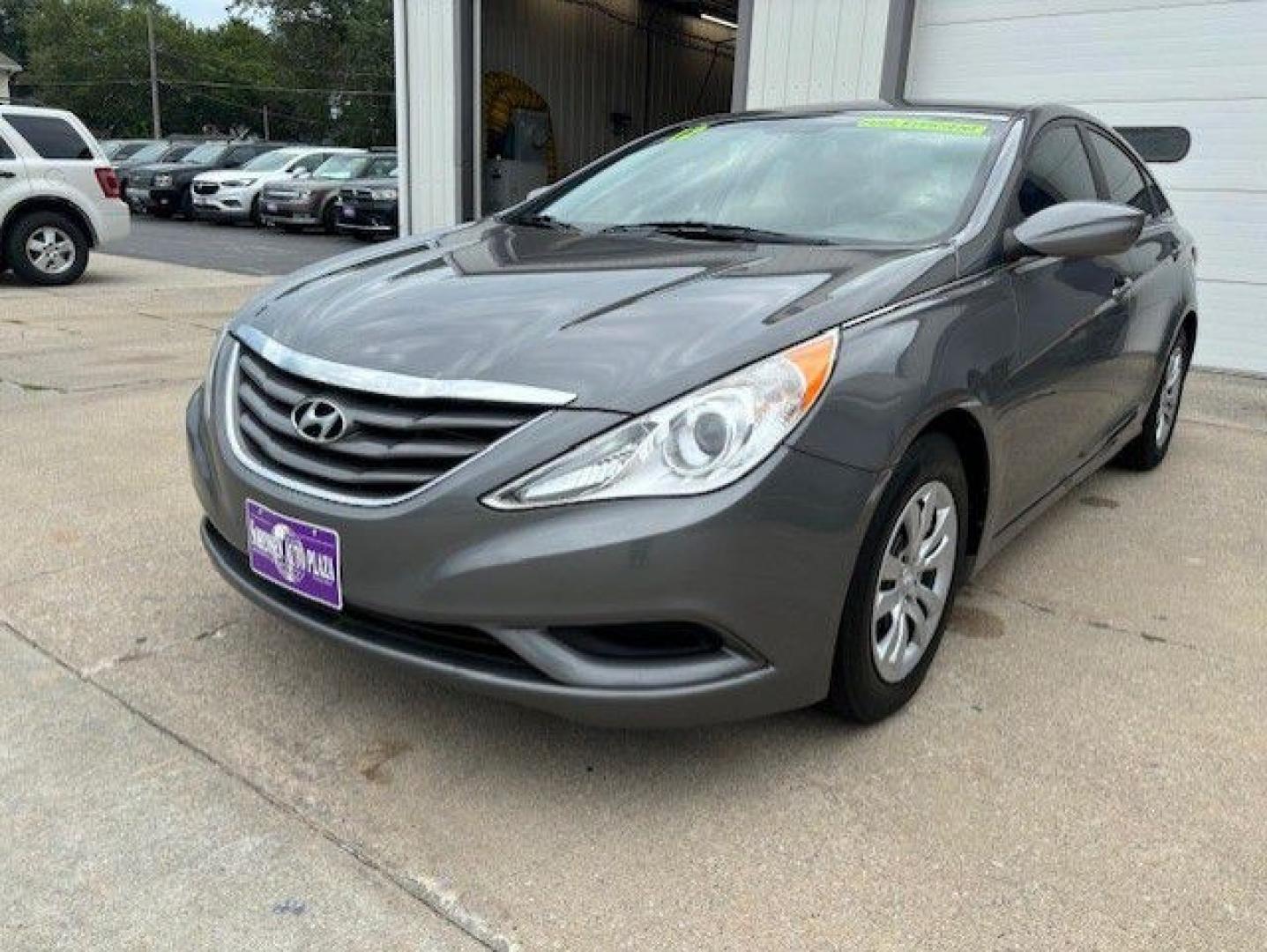 2012 GRAY HYUNDAI SONATA GLS (5NPEB4AC1CH) with an 2.4L engine, Automatic transmission, located at 1100 W. Sheridan Ave., Shenandoah, 51601, (712) 246-1600, 40.765678, -95.388817- Photo#0