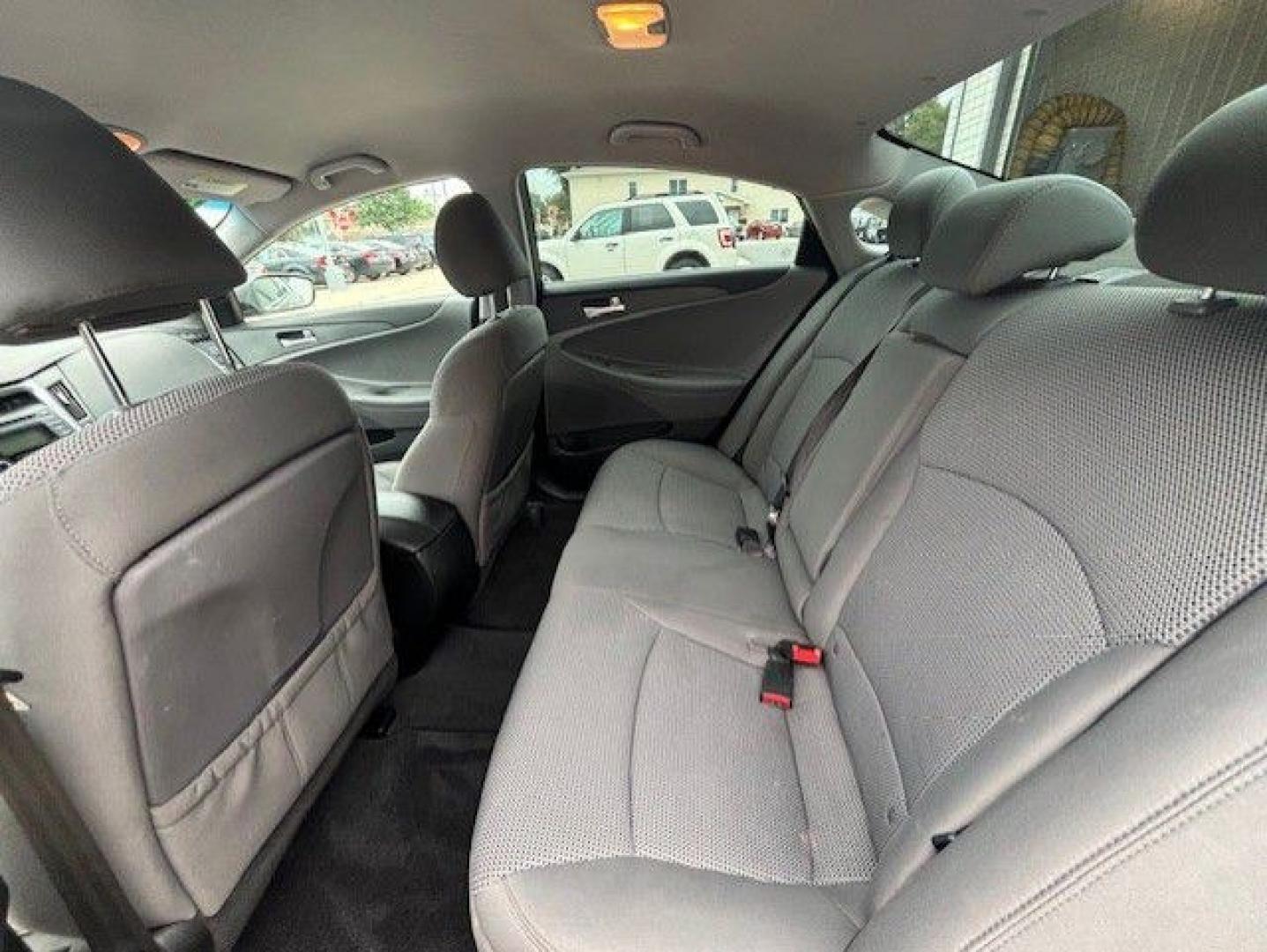 2012 GRAY HYUNDAI SONATA GLS (5NPEB4AC1CH) with an 2.4L engine, Automatic transmission, located at 1100 W. Sheridan Ave., Shenandoah, 51601, (712) 246-1600, 40.765678, -95.388817- Photo#4
