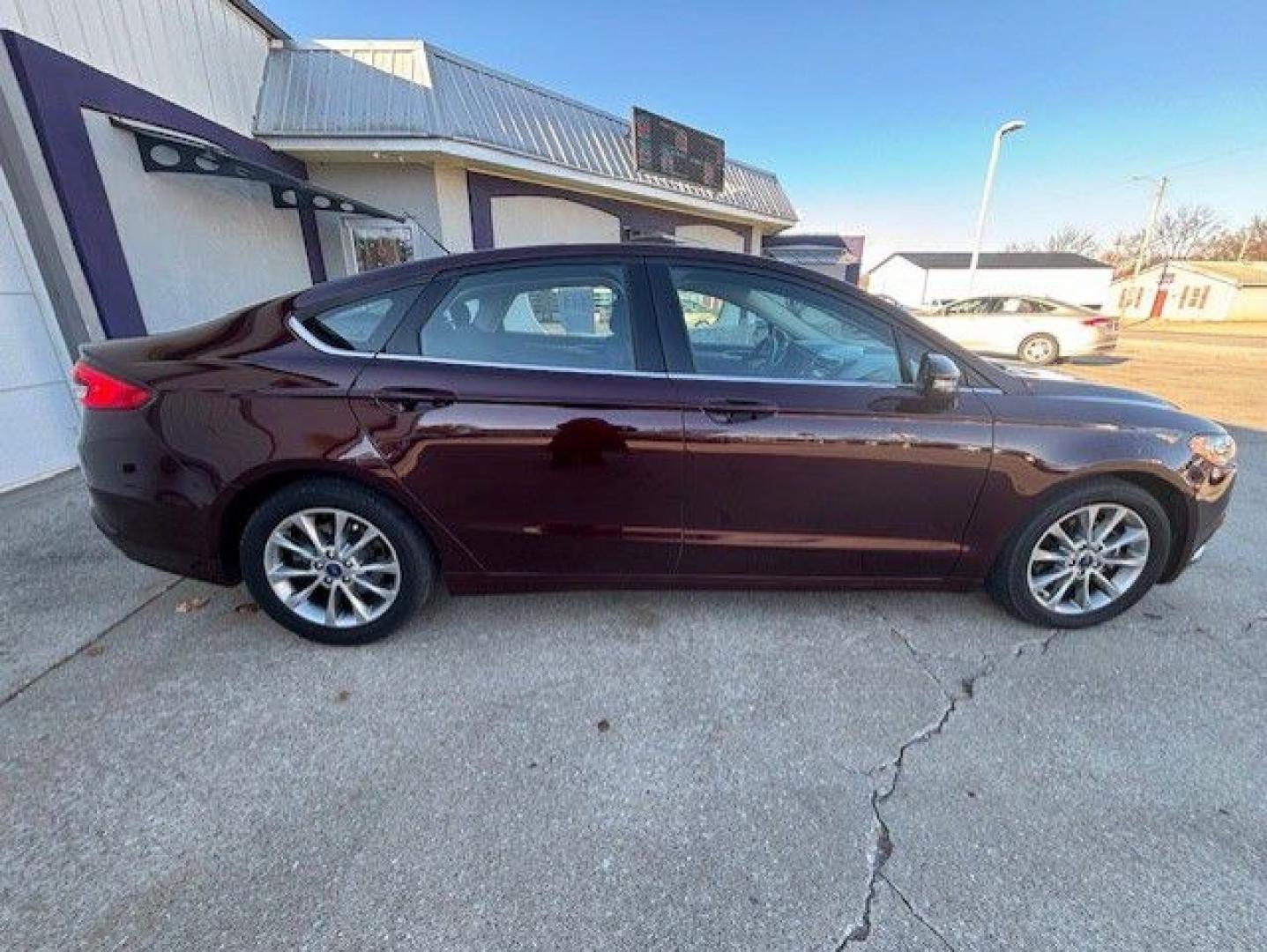 2017 MAROON FORD FUSION SE (3FA6P0H72HR) with an 2.5L engine, Automatic transmission, located at 1100 W. Sheridan Ave., Shenandoah, 51601, (712) 246-1600, 40.765678, -95.388817- Photo#6
