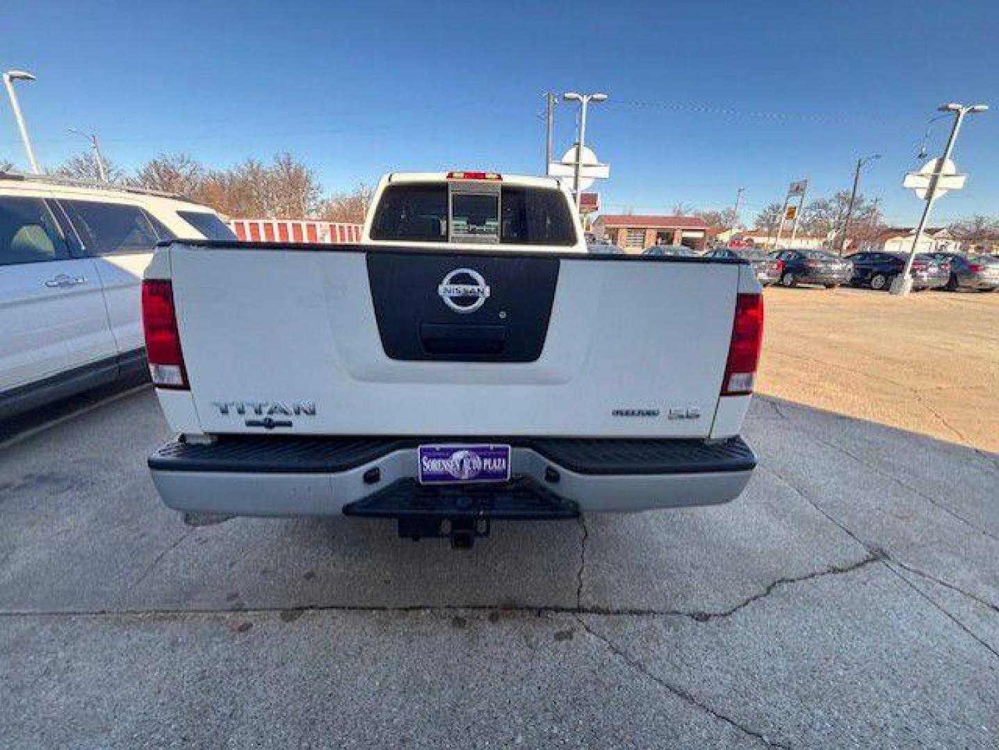 2010 WHITE NISSAN TITAN XE (1N6BA0CH8AN) with an 5.6L engine, Automatic transmission, located at 1100 W. Sheridan Ave., Shenandoah, 51601, (712) 246-1600, 40.765678, -95.388817 - Photo#5