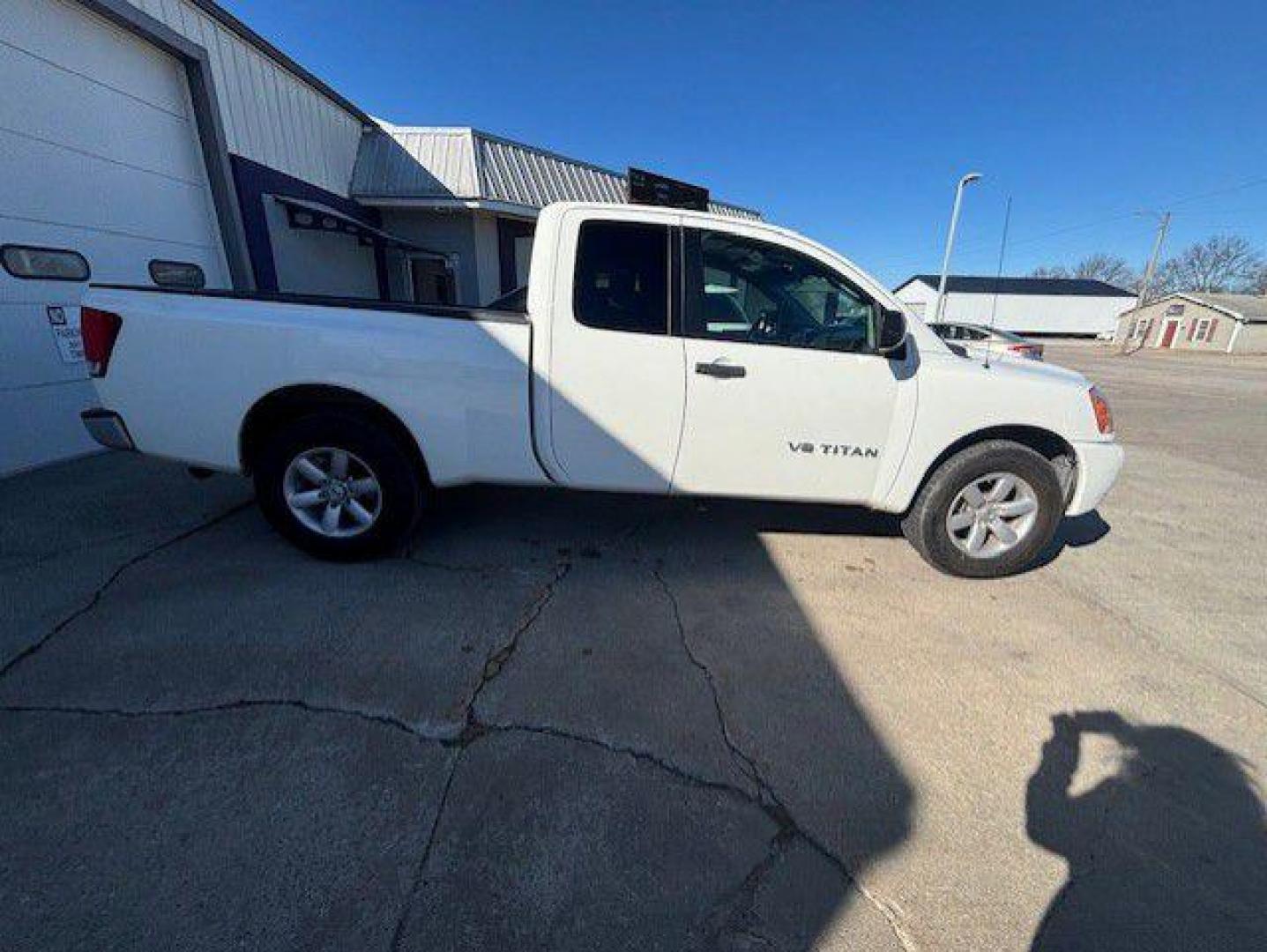 2010 WHITE NISSAN TITAN XE (1N6BA0CH8AN) with an 5.6L engine, Automatic transmission, located at 1100 W. Sheridan Ave., Shenandoah, 51601, (712) 246-1600, 40.765678, -95.388817 - Photo#7