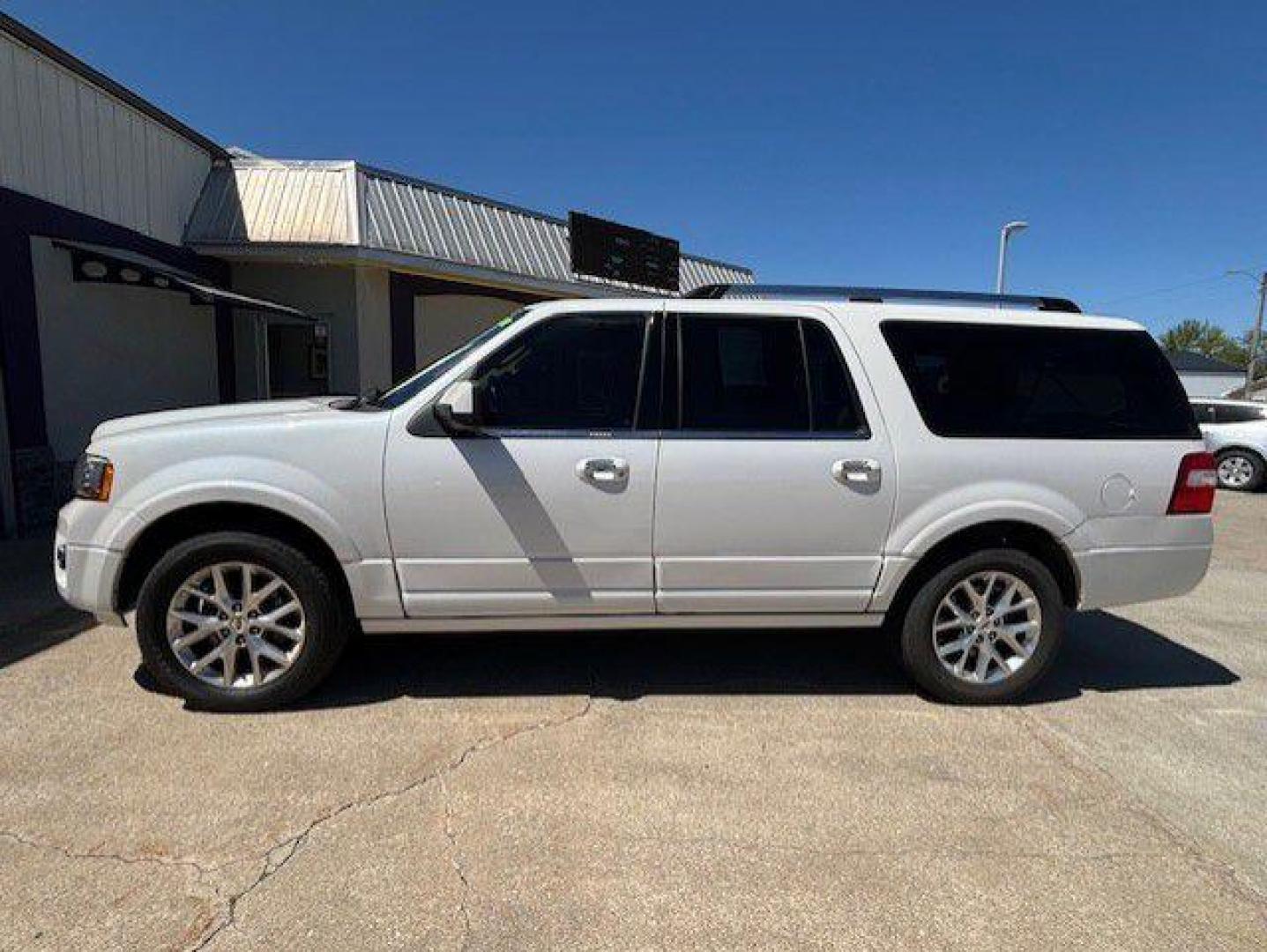 2015 WHITE FORD EXPEDITION EL LIMITED (1FMJK2AT6FE) with an 3.5L engine, Automatic transmission, located at 1100 W. Sheridan Ave., Shenandoah, 51601, (712) 246-1600, 40.765678, -95.388817 - Photo#1