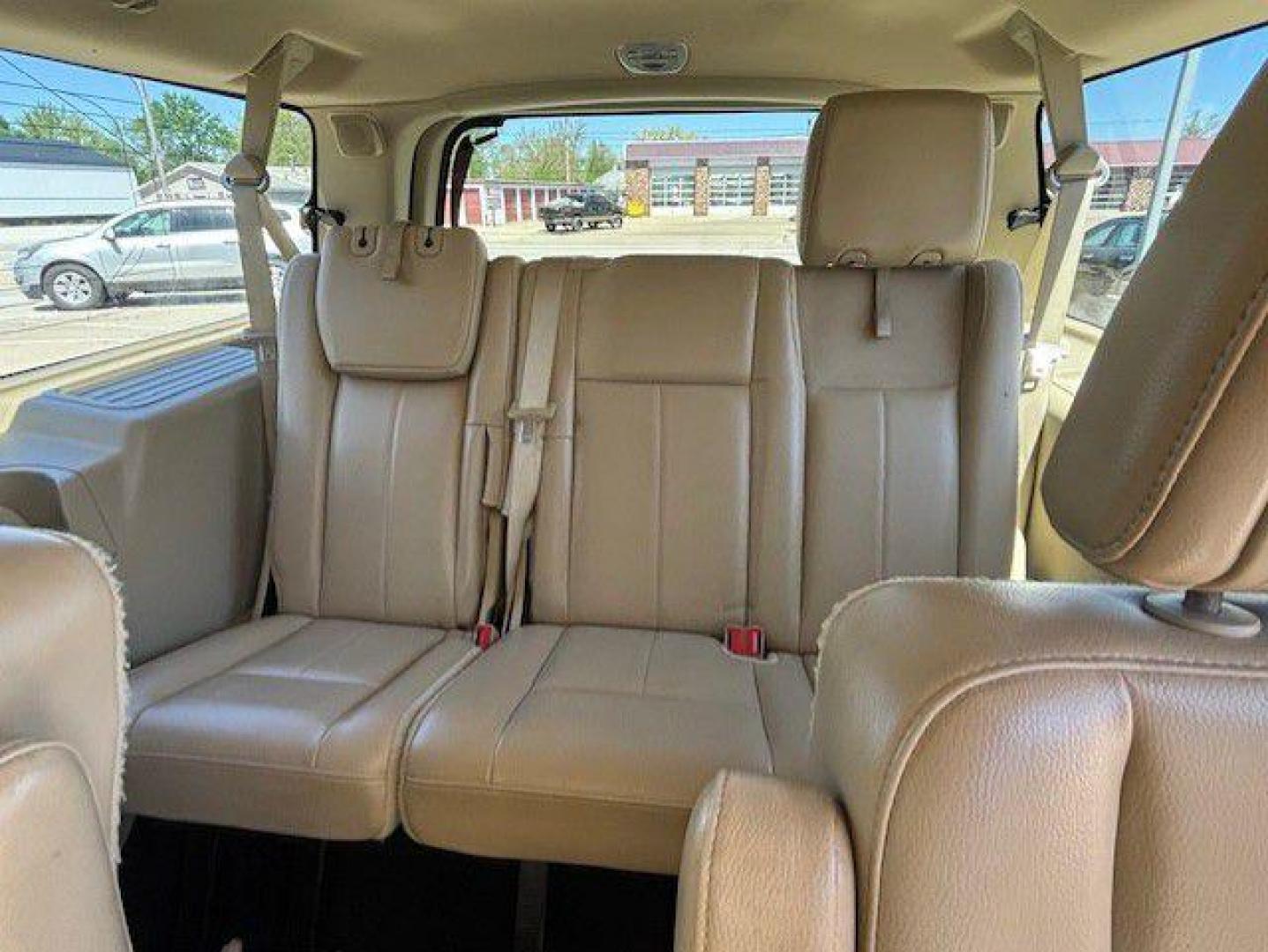 2015 WHITE FORD EXPEDITION EL LIMITED (1FMJK2AT6FE) with an 3.5L engine, Automatic transmission, located at 1100 W. Sheridan Ave., Shenandoah, 51601, (712) 246-1600, 40.765678, -95.388817 - Photo#4