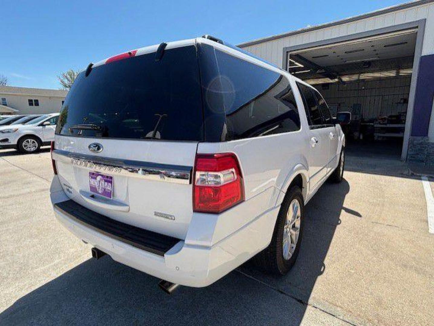 2015 WHITE FORD EXPEDITION EL LIMITED (1FMJK2AT6FE) with an 3.5L engine, Automatic transmission, located at 1100 W. Sheridan Ave., Shenandoah, 51601, (712) 246-1600, 40.765678, -95.388817 - Photo#6