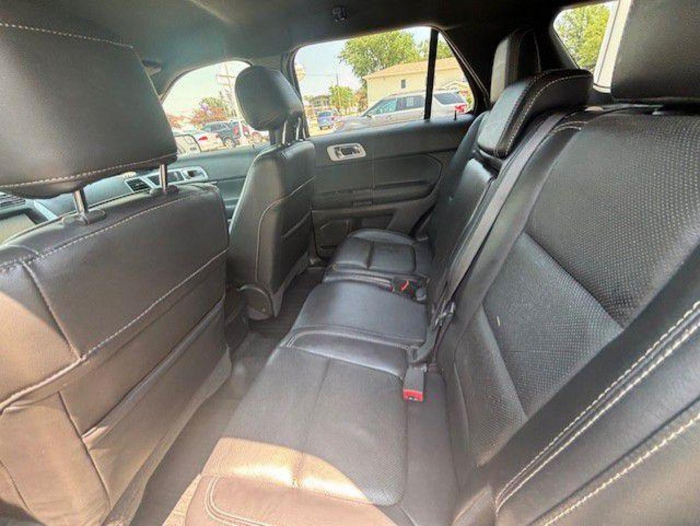 2014 WHITE FORD EXPLORER SPORT (1FM5K8GT3EG) with an 3.5L engine, Automatic transmission, located at 1100 W. Sheridan Ave., Shenandoah, 51601, (712) 246-1600, 40.765678, -95.388817 - Photo#4