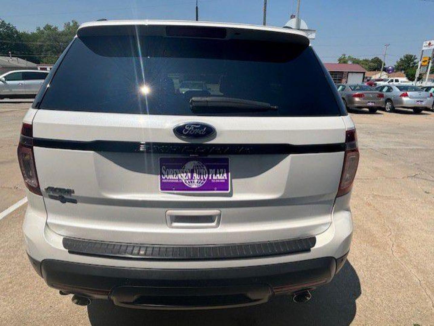 2014 WHITE FORD EXPLORER SPORT (1FM5K8GT3EG) with an 3.5L engine, Automatic transmission, located at 1100 W. Sheridan Ave., Shenandoah, 51601, (712) 246-1600, 40.765678, -95.388817 - Photo#6
