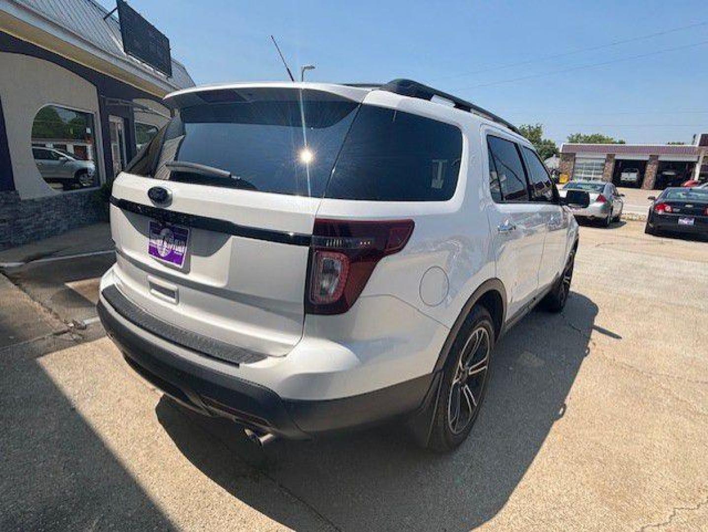 2014 WHITE FORD EXPLORER SPORT (1FM5K8GT3EG) with an 3.5L engine, Automatic transmission, located at 1100 W. Sheridan Ave., Shenandoah, 51601, (712) 246-1600, 40.765678, -95.388817 - Photo#7