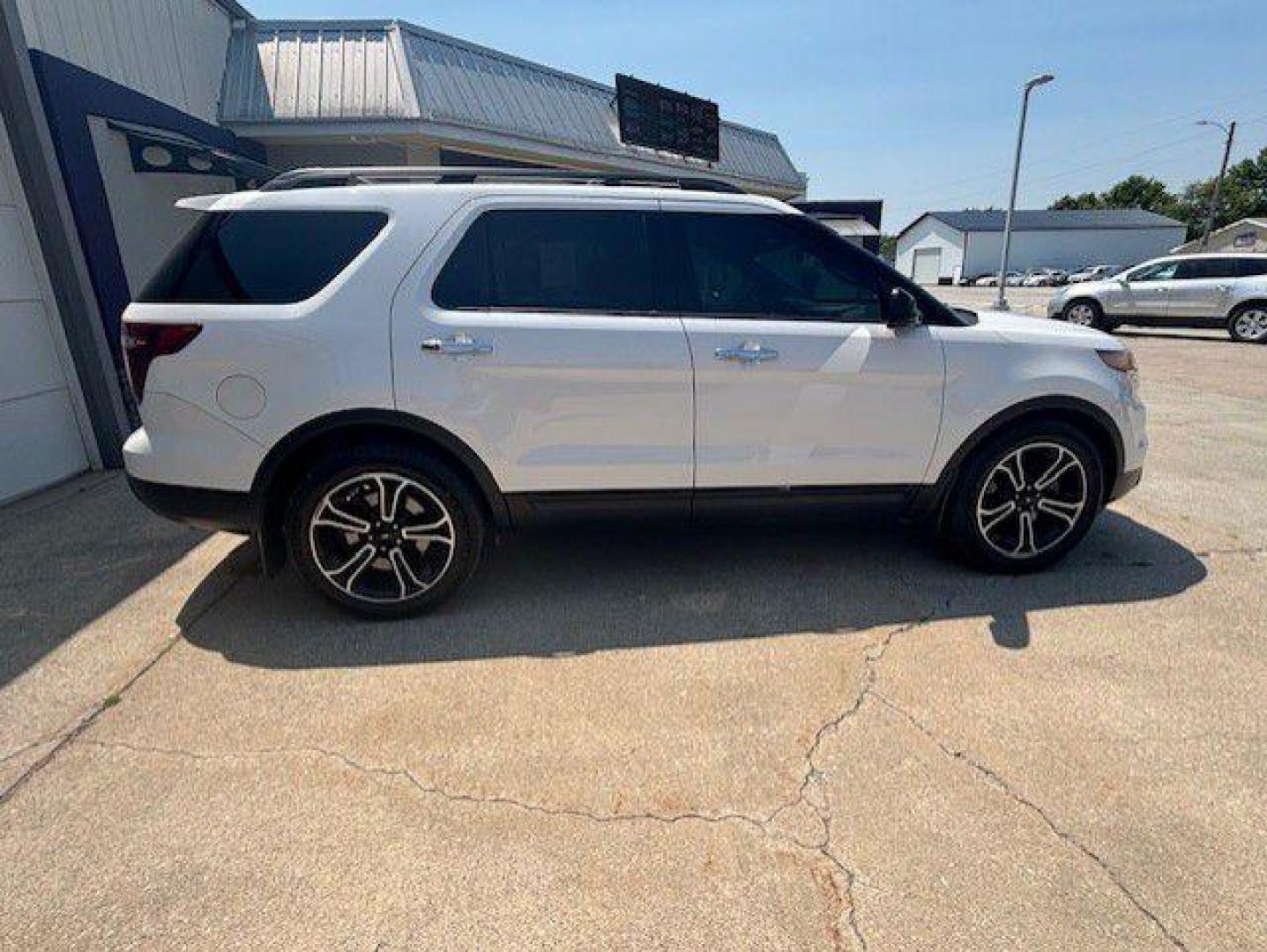 2014 WHITE FORD EXPLORER SPORT (1FM5K8GT3EG) with an 3.5L engine, Automatic transmission, located at 1100 W. Sheridan Ave., Shenandoah, 51601, (712) 246-1600, 40.765678, -95.388817 - Photo#8