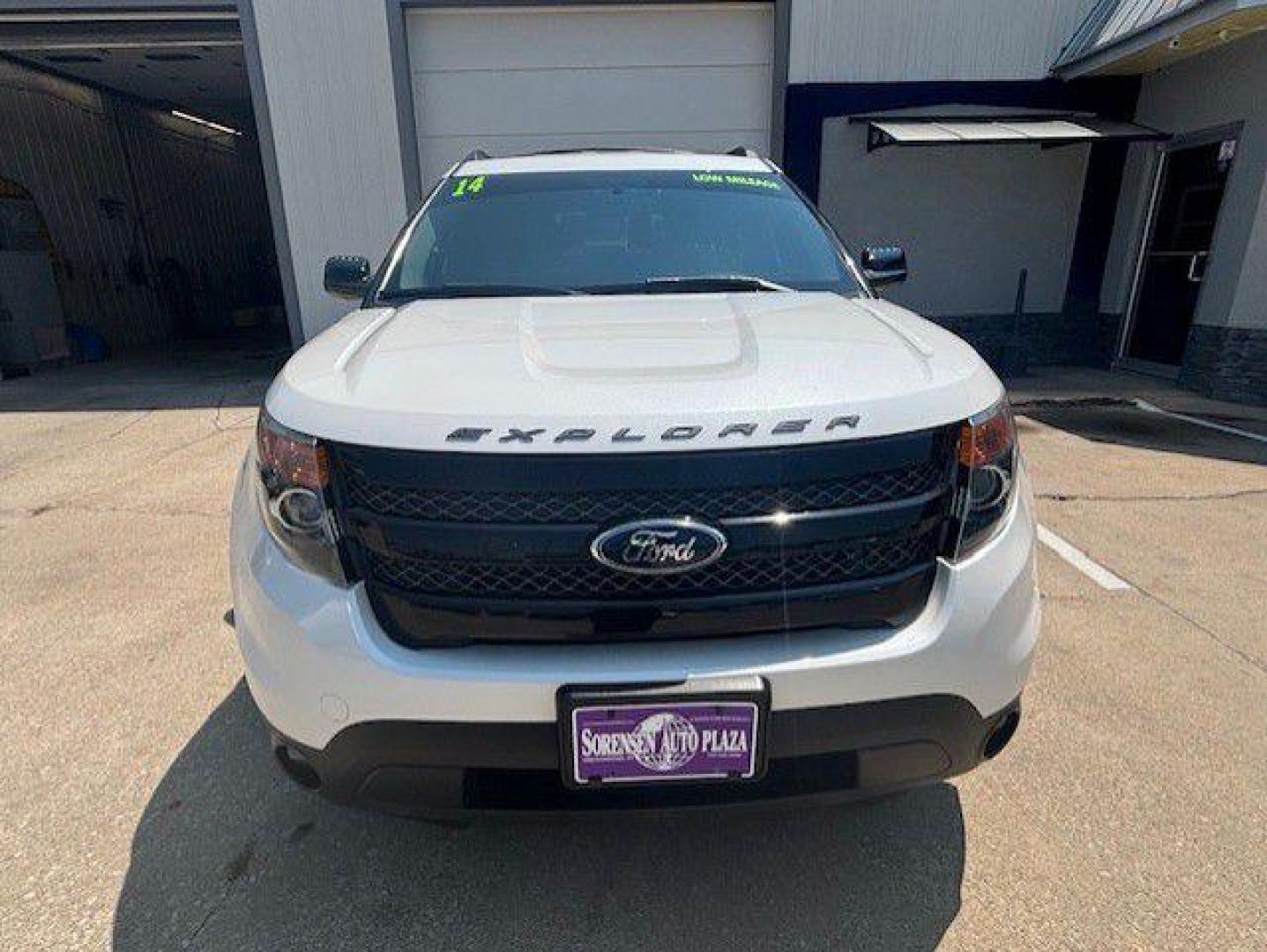 2014 WHITE FORD EXPLORER SPORT (1FM5K8GT3EG) with an 3.5L engine, Automatic transmission, located at 1100 W. Sheridan Ave., Shenandoah, 51601, (712) 246-1600, 40.765678, -95.388817 - Photo#9
