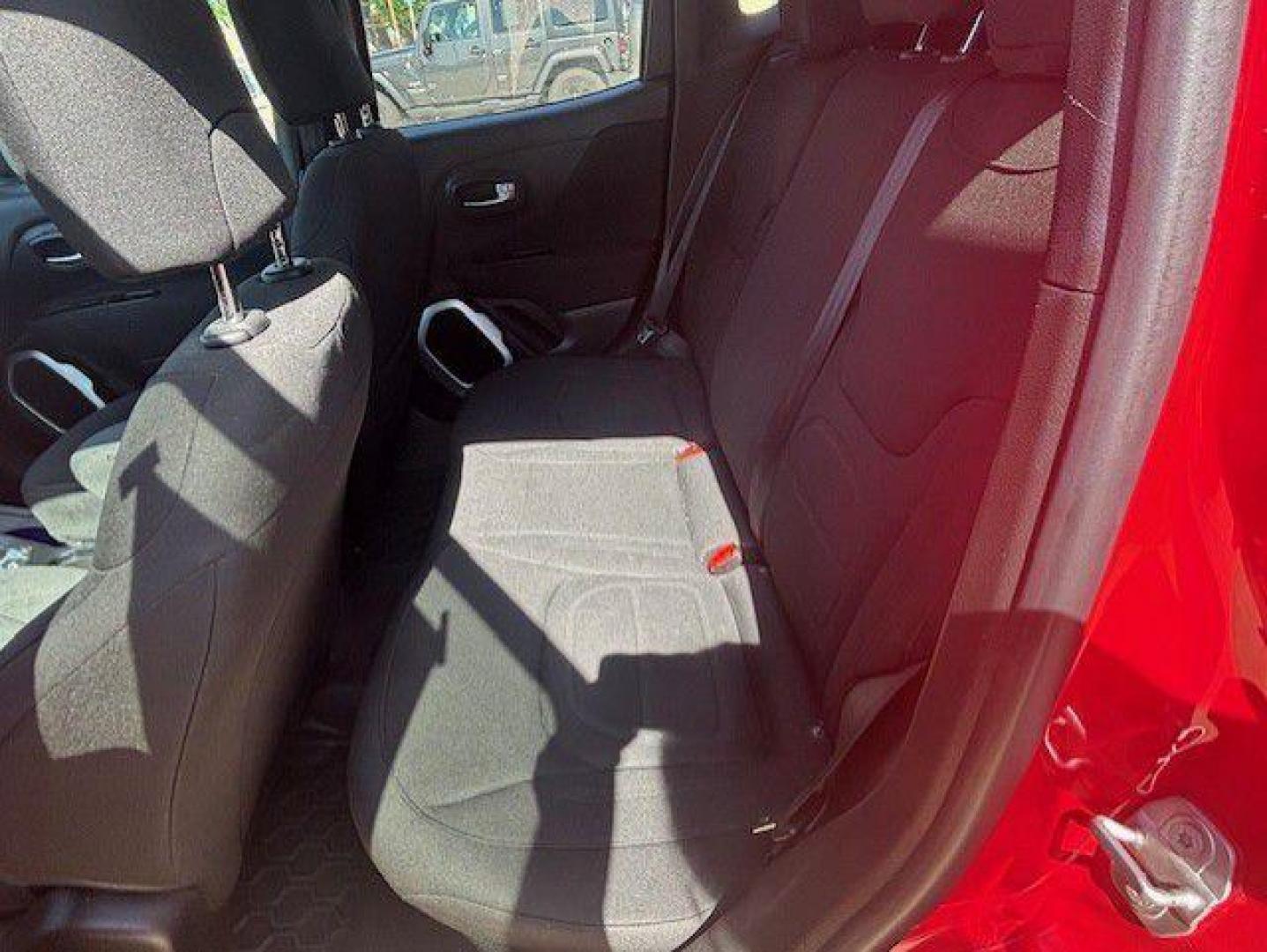 2018 RED JEEP RENEGADE LATITUDE (ZACCJABB0JP) with an 2.4L engine, Automatic transmission, located at 1100 W. Sheridan Ave., Shenandoah, 51601, (712) 246-1600, 40.765678, -95.388817 - Photo#4