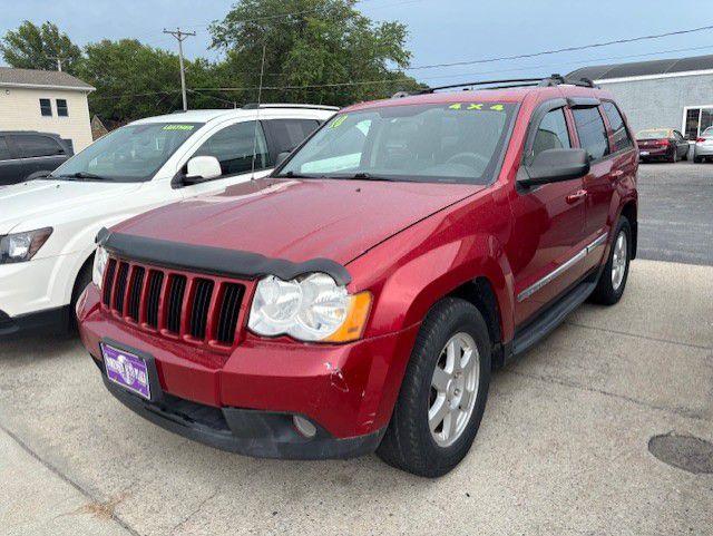photo of 2010 JEEP GRAND CHEROKEE LAREDO