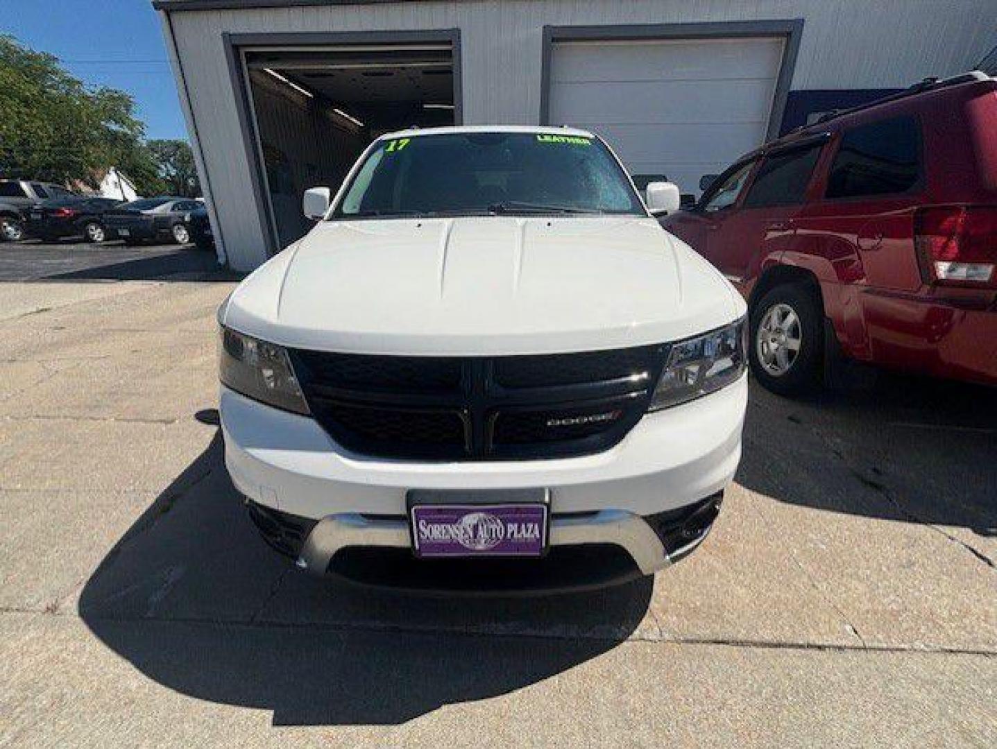 2017 WHITE DODGE JOURNEY CROSSROAD (3C4PDDGG6HT) with an 3.6L engine, Automatic transmission, located at 1100 W. Sheridan Ave., Shenandoah, 51601, (712) 246-1600, 40.765678, -95.388817 - Photo#7