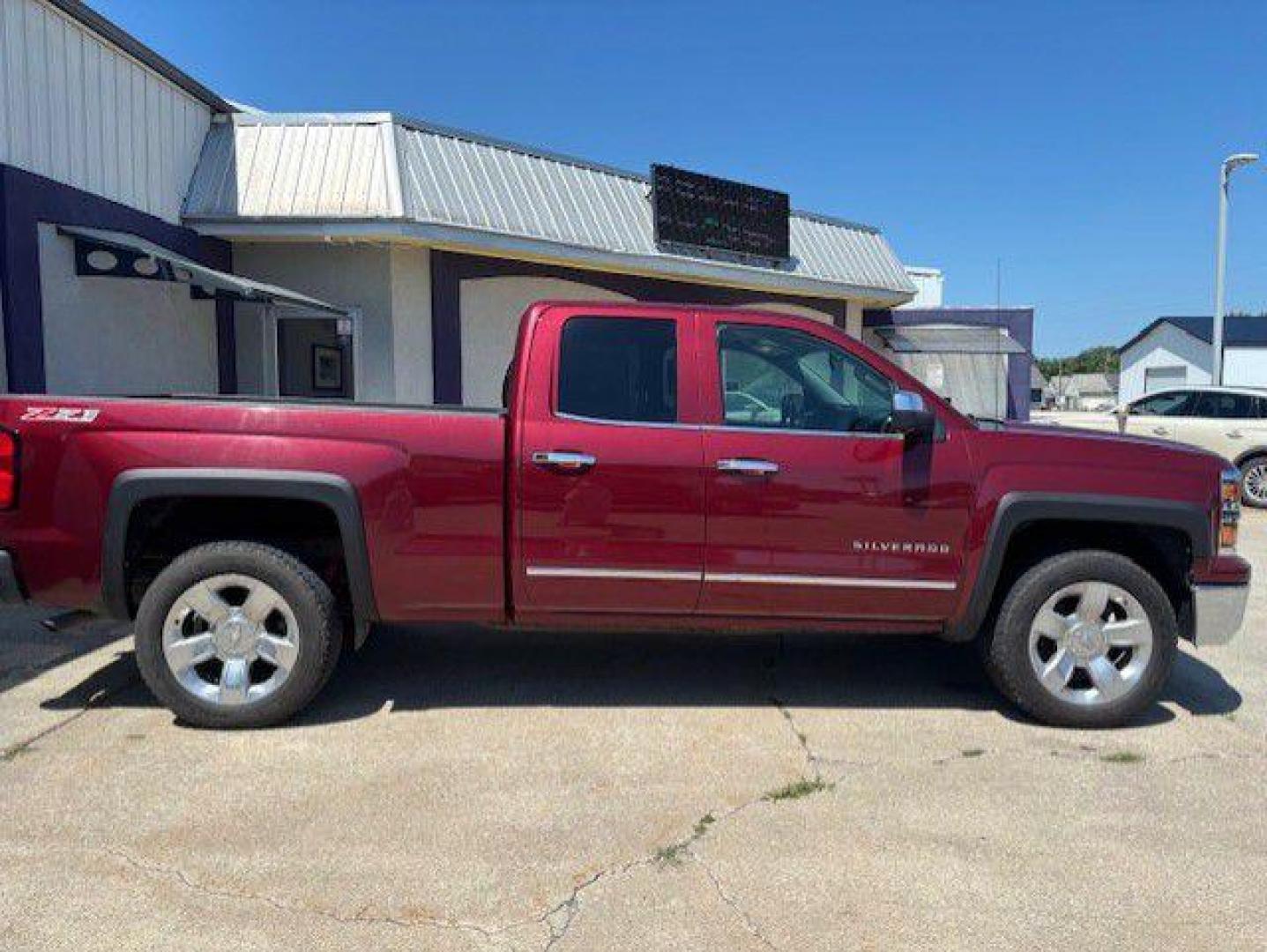 2015 RED CHEVROLET SILVERADO 1500 LTZ (1GCVKSEC9FZ) with an 5.3L engine, Automatic transmission, located at 1100 W. Sheridan Ave., Shenandoah, 51601, (712) 246-1600, 40.765678, -95.388817 - Photo#7