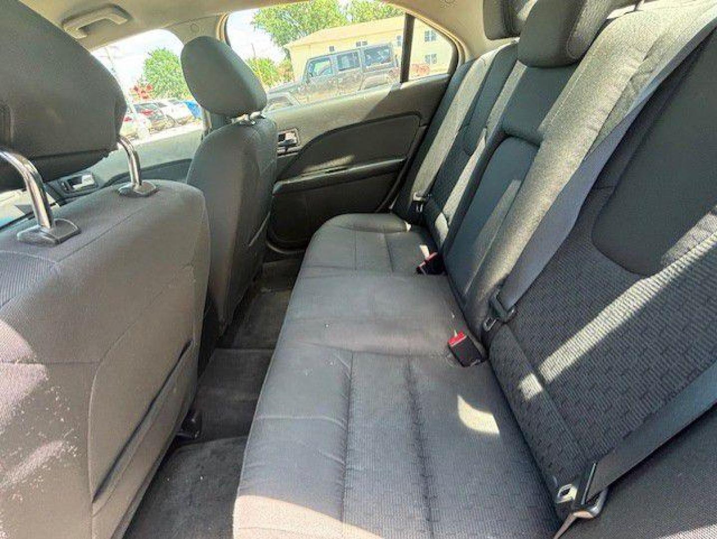 2012 BLACK FORD FUSION SE (3FAHP0HA6CR) with an 2.5L engine, Automatic transmission, located at 1100 W. Sheridan Ave., Shenandoah, 51601, (712) 246-1600, 40.765678, -95.388817 - Photo#4