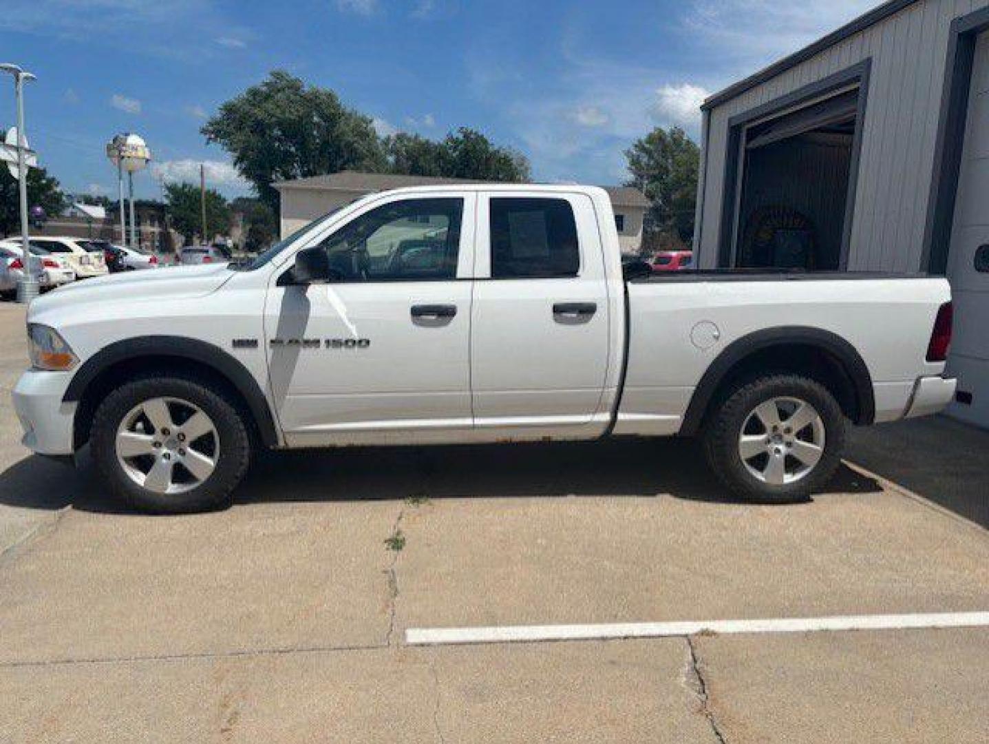 2012 WHITE DODGE RAM 1500 ST (1C6RD7FT8CS) with an 5.7L engine, Automatic transmission, located at 1100 W. Sheridan Ave., Shenandoah, 51601, (712) 246-1600, 40.765678, -95.388817 - Photo#2