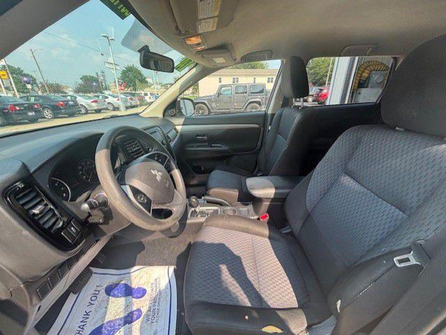 2014 SILVER MITSUBISHI OUTLANDER ES (JA4AD2A32EZ) with an 2.4L engine, Continuously Variable transmission, located at 1100 W. Sheridan Ave., Shenandoah, 51601, (712) 246-1600, 40.765678, -95.388817 - Photo#6