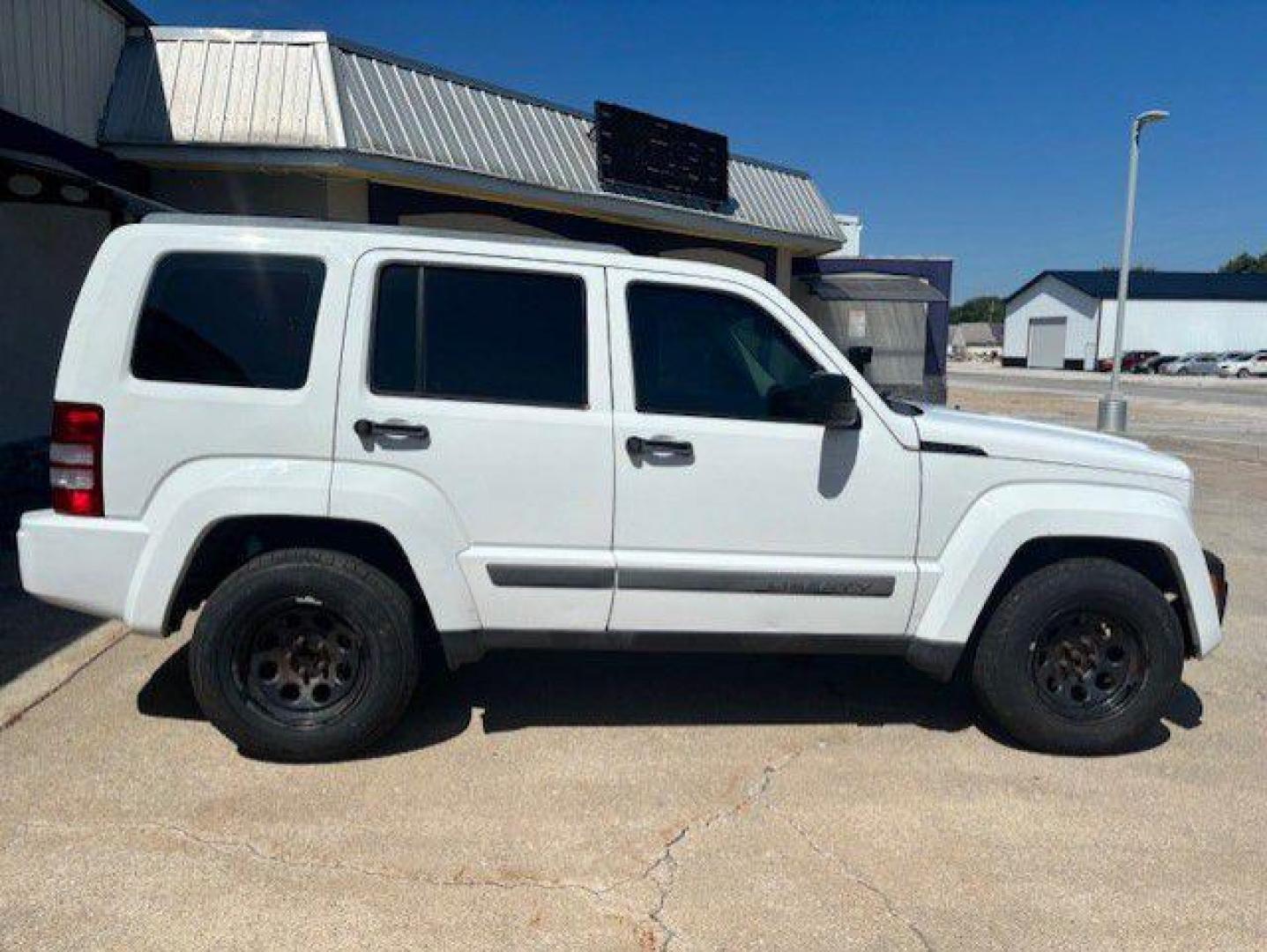 2012 WHITE JEEP LIBERTY SPORT (1C4PJMAK4CW) with an 3.7L engine, Automatic transmission, located at 1100 W. Sheridan Ave., Shenandoah, 51601, (712) 246-1600, 40.765678, -95.388817 - Photo#6