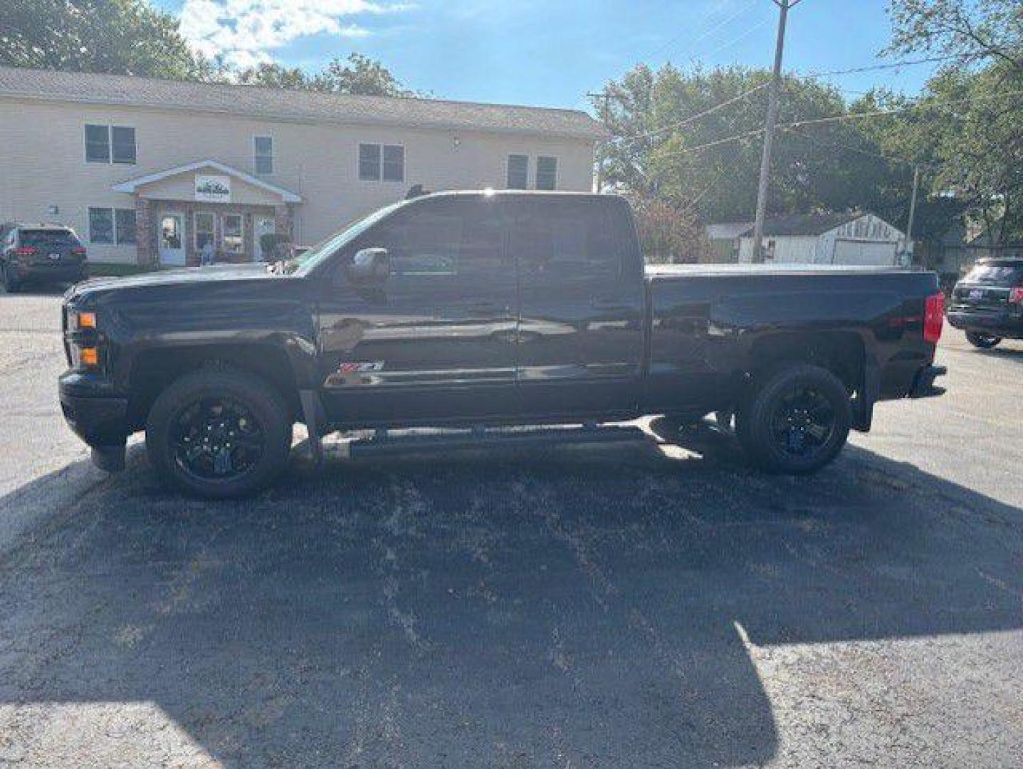 2015 BLACK CHEVROLET SILVERADO 1500 LT (1GCVKREC2FZ) with an 5.3L engine, Automatic transmission, located at 1100 W. Sheridan Ave., Shenandoah, 51601, (712) 246-1600, 40.765678, -95.388817 - Photo#1