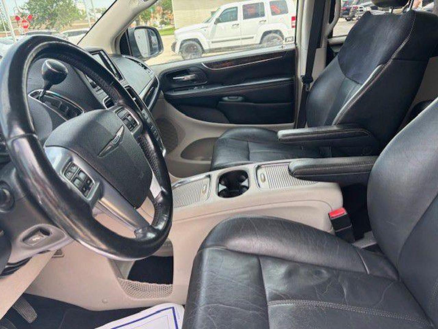 2011 SILVER CHRYSLER TOWN and COUNTRY LIMITED (2A4RR6DG4BR) with an 3.6L engine, Automatic transmission, located at 1100 W. Sheridan Ave., Shenandoah, 51601, (712) 246-1600, 40.765678, -95.388817 - Photo#2
