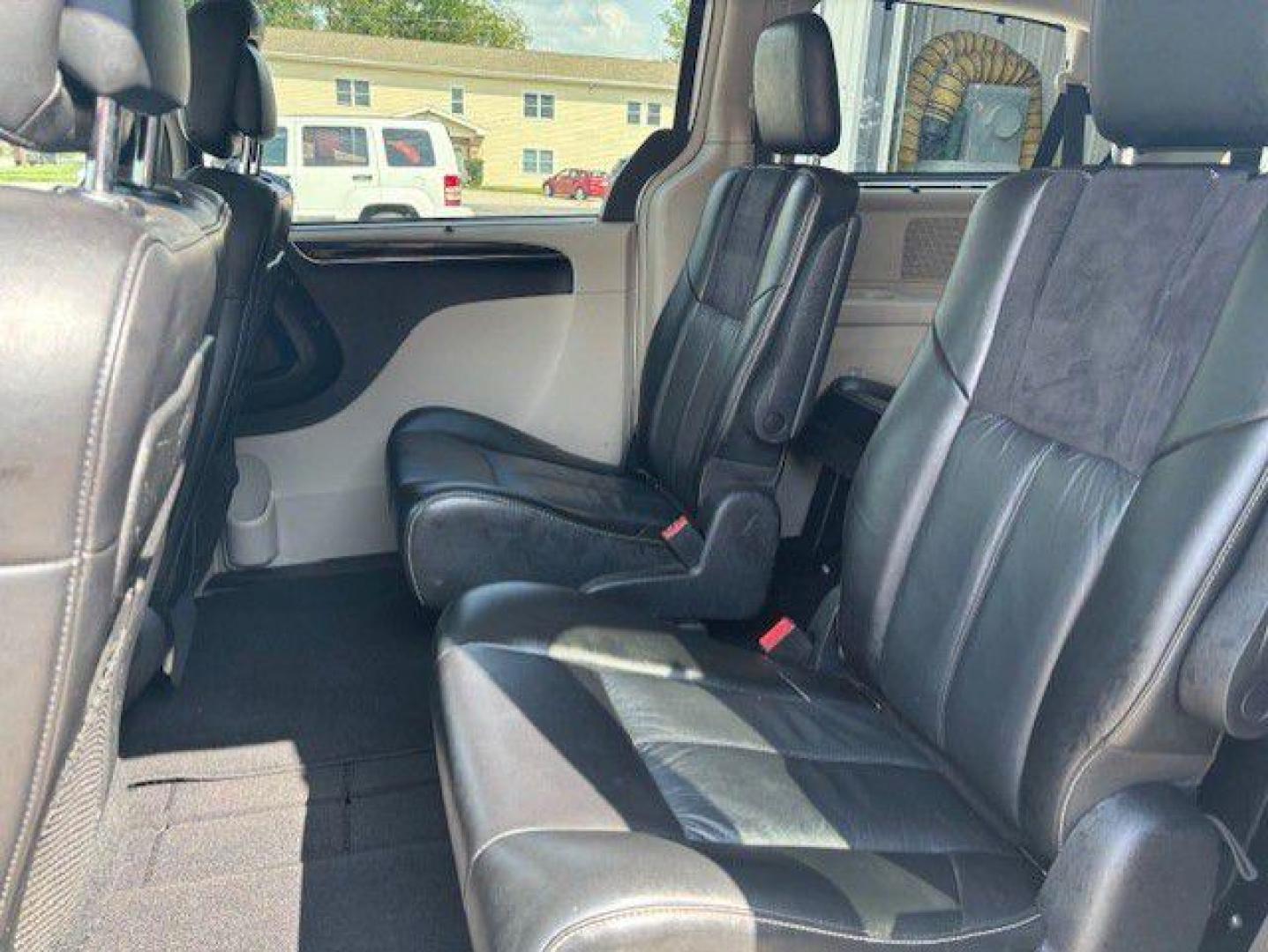 2011 SILVER CHRYSLER TOWN and COUNTRY LIMITED (2A4RR6DG4BR) with an 3.6L engine, Automatic transmission, located at 1100 W. Sheridan Ave., Shenandoah, 51601, (712) 246-1600, 40.765678, -95.388817 - Photo#3