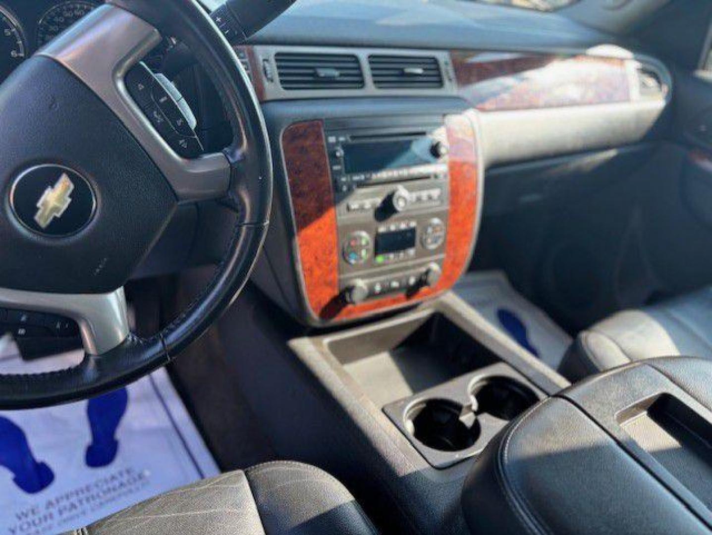 2012 SILVER CHEVROLET TAHOE 1500 LT (1GNSKBE03CR) with an 5.3L engine, Automatic transmission, located at 1100 W. Sheridan Ave., Shenandoah, 51601, (712) 246-1600, 40.765678, -95.388817 - Photo#3