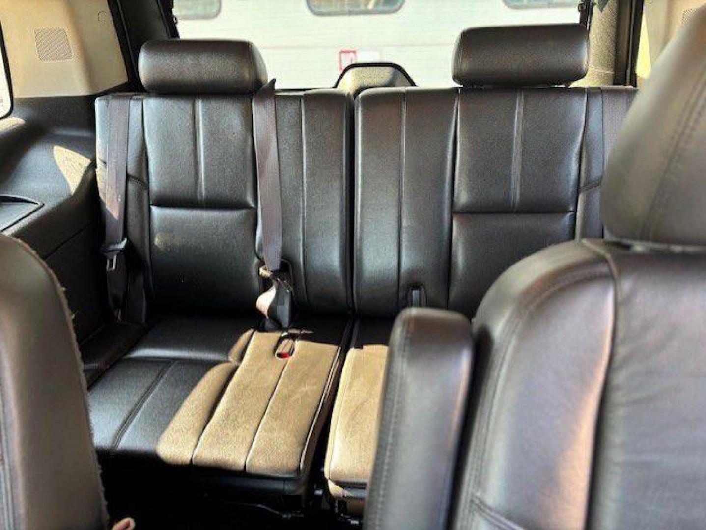 2012 SILVER CHEVROLET TAHOE 1500 LT (1GNSKBE03CR) with an 5.3L engine, Automatic transmission, located at 1100 W. Sheridan Ave., Shenandoah, 51601, (712) 246-1600, 40.765678, -95.388817 - Photo#5