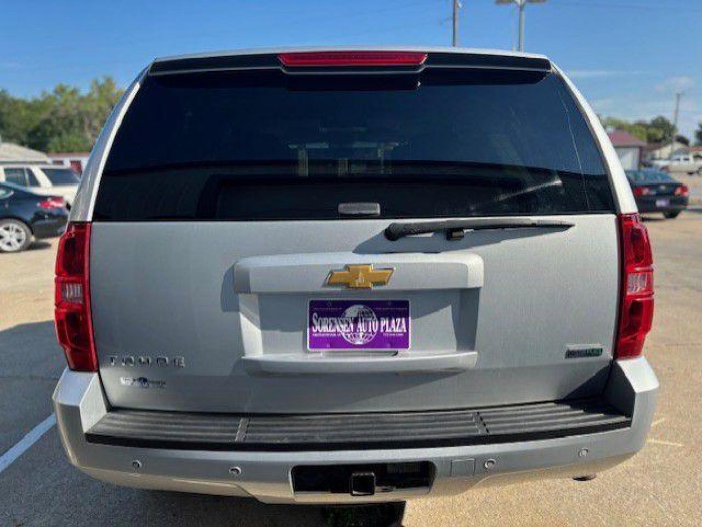 2012 SILVER CHEVROLET TAHOE 1500 LT (1GNSKBE03CR) with an 5.3L engine, Automatic transmission, located at 1100 W. Sheridan Ave., Shenandoah, 51601, (712) 246-1600, 40.765678, -95.388817 - Photo#6