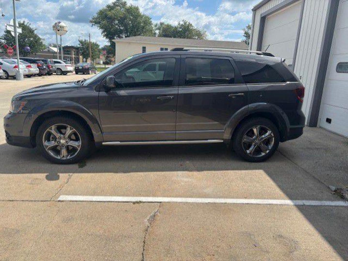 2016 GRAY DODGE JOURNEY CROSSROAD (3C4PDCGG2GT) with an 3.6L engine, Automatic transmission, located at 1100 W. Sheridan Ave., Shenandoah, 51601, (712) 246-1600, 40.765678, -95.388817 - Photo#1
