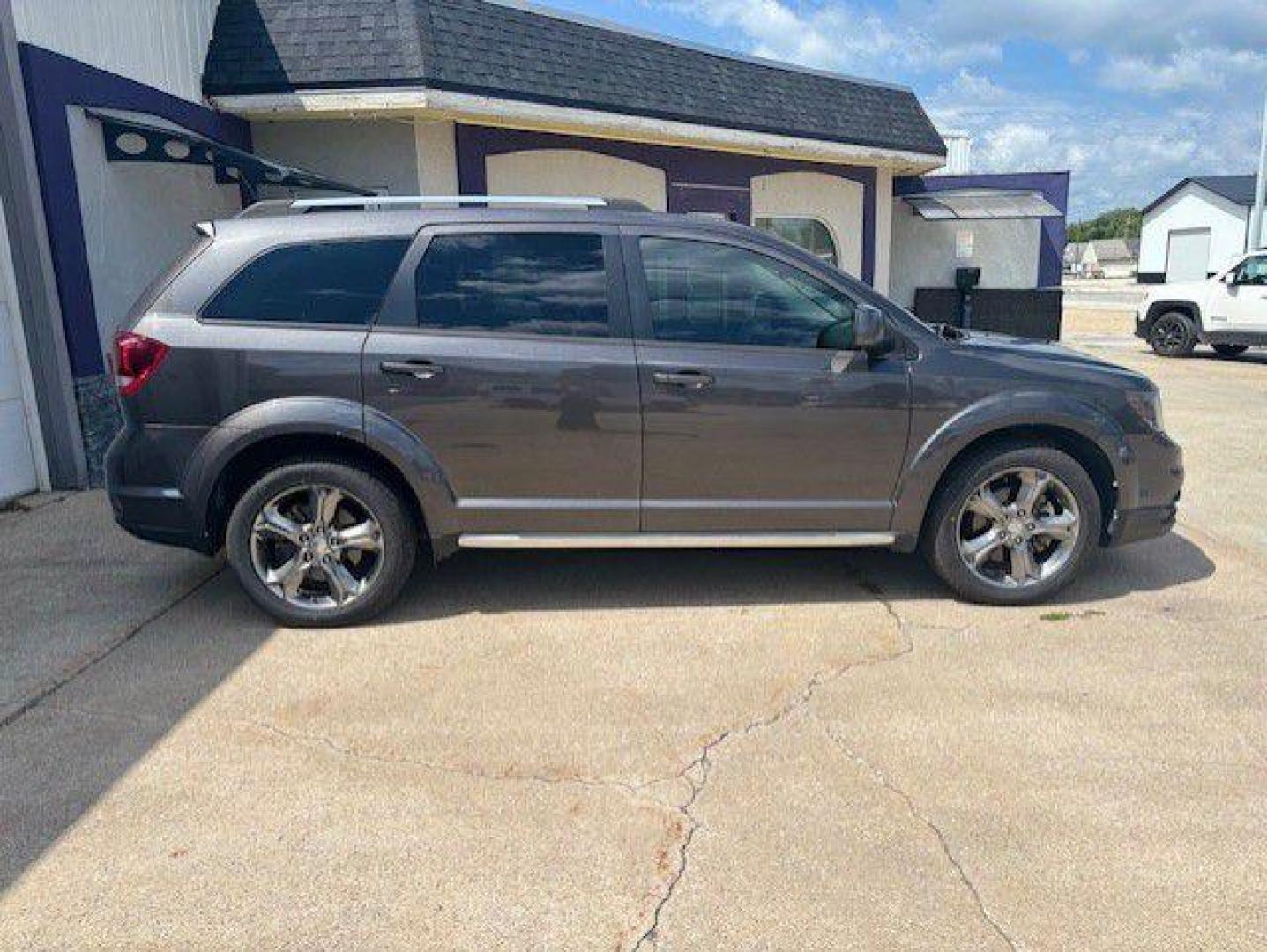 2016 GRAY DODGE JOURNEY CROSSROAD (3C4PDCGG2GT) with an 3.6L engine, Automatic transmission, located at 1100 W. Sheridan Ave., Shenandoah, 51601, (712) 246-1600, 40.765678, -95.388817 - Photo#7