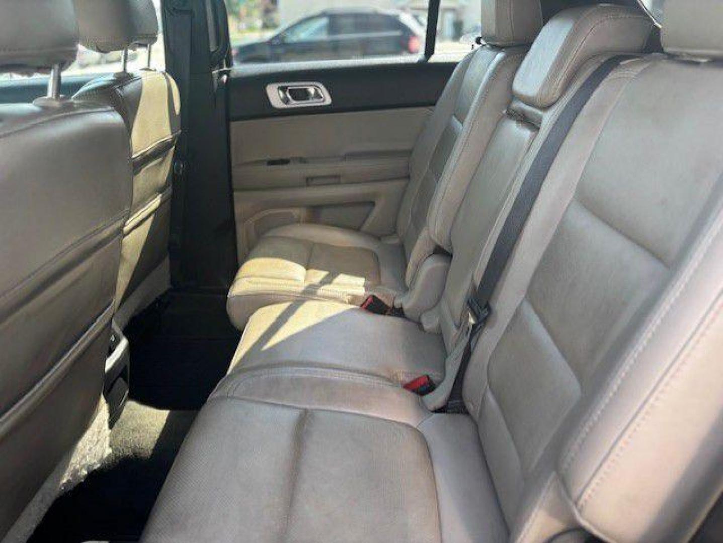 2014 GRAY FORD EXPLORER LIMITED (1FM5K8F81EG) with an 3.5L engine, Automatic transmission, located at 1100 W. Sheridan Ave., Shenandoah, 51601, (712) 246-1600, 40.765678, -95.388817 - Photo#4