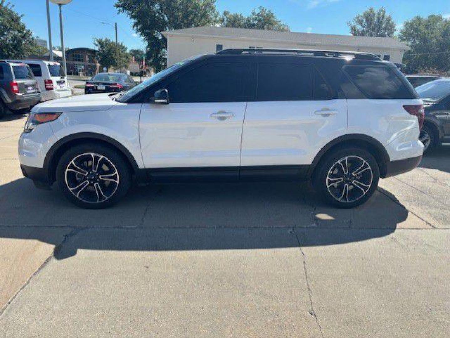 2015 WHITE FORD EXPLORER SPORT (1FM5K8GT6FG) with an 3.5L engine, Automatic transmission, located at 1100 W. Sheridan Ave., Shenandoah, 51601, (712) 246-1600, 40.765678, -95.388817 - Photo#1
