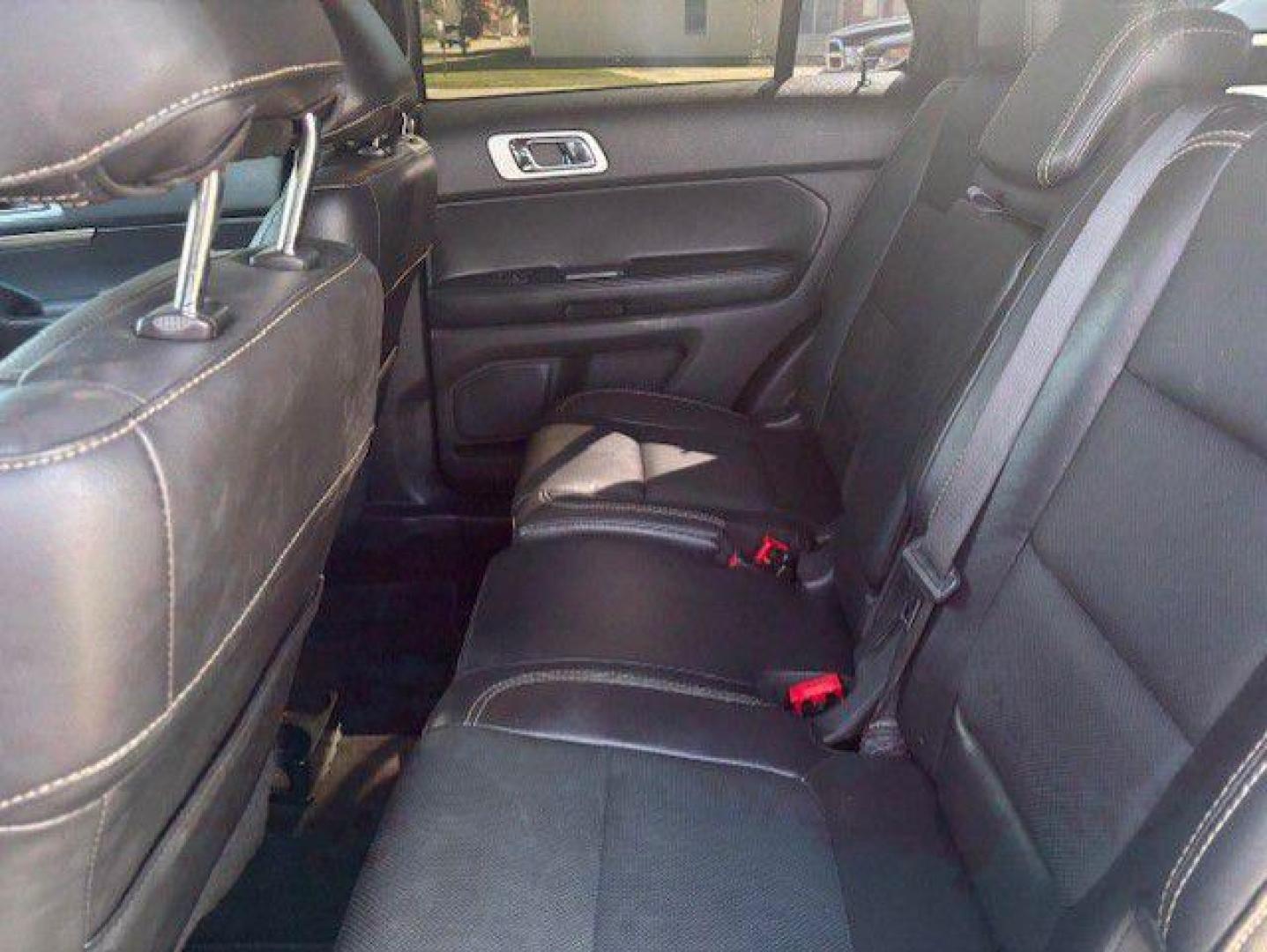 2015 WHITE FORD EXPLORER SPORT (1FM5K8GT6FG) with an 3.5L engine, Automatic transmission, located at 1100 W. Sheridan Ave., Shenandoah, 51601, (712) 246-1600, 40.765678, -95.388817 - Photo#4