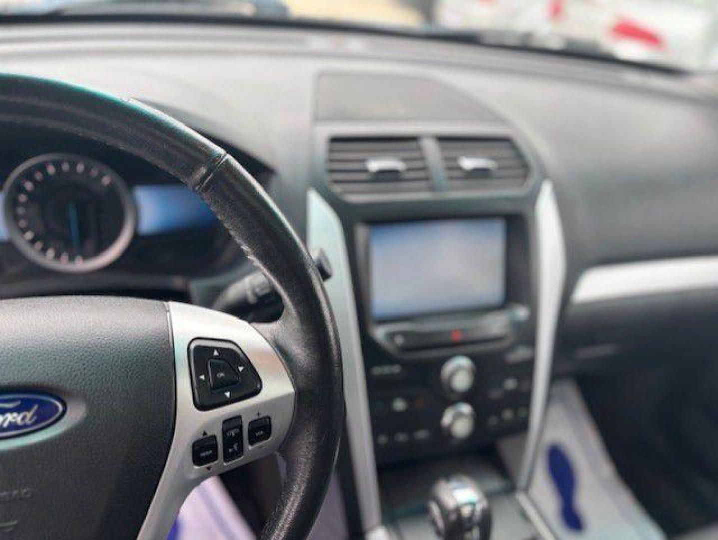 2014 GRAY FORD EXPLORER XLT (1FM5K8D83EG) with an 3.5L engine, Automatic transmission, located at 1100 W. Sheridan Ave., Shenandoah, 51601, (712) 246-1600, 40.765678, -95.388817 - Photo#2