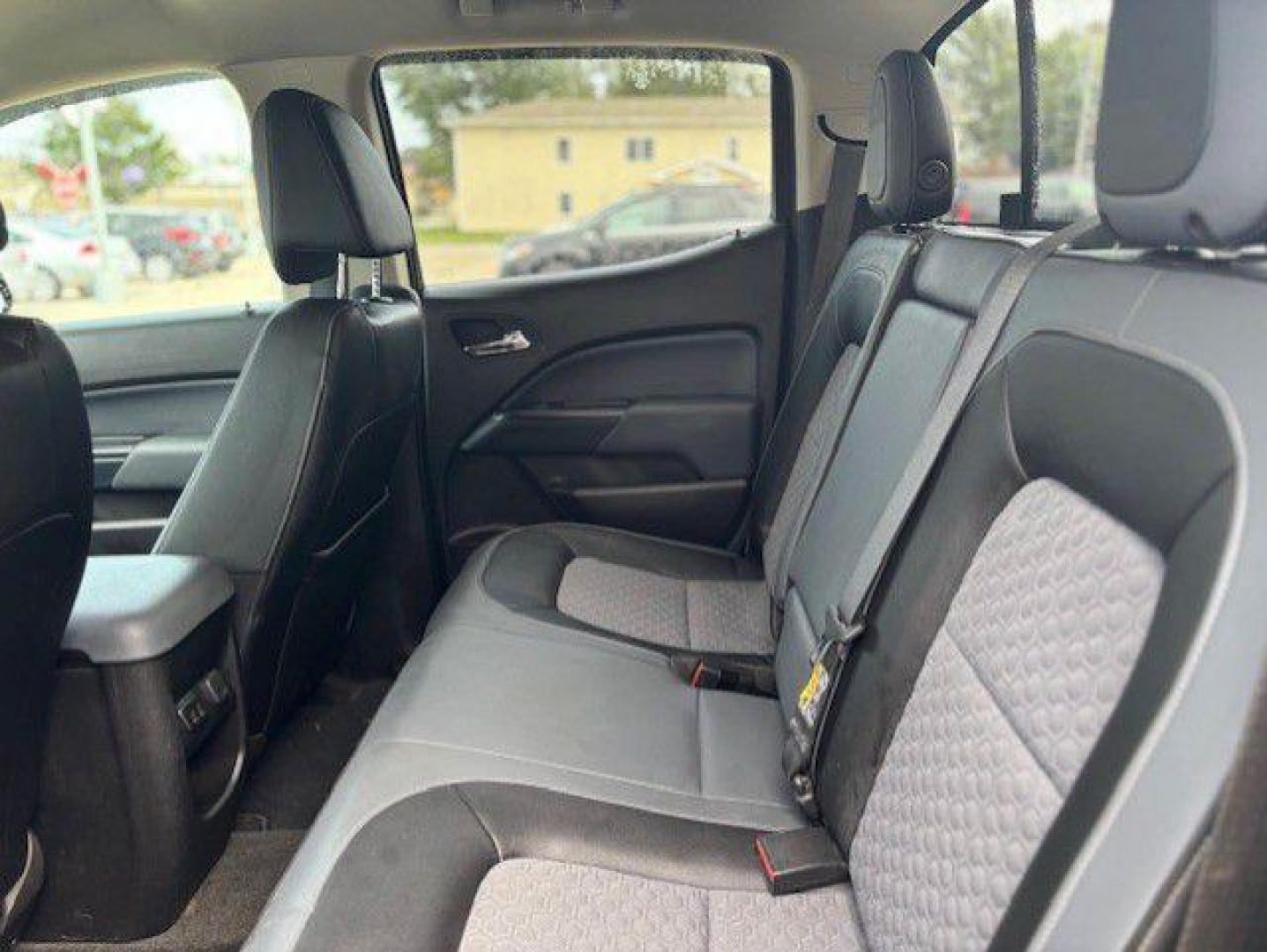 2016 BLACK CHEVROLET COLORADO Z71 (1GCGTDE37G1) with an 3.6L engine, Automatic transmission, located at 1100 W. Sheridan Ave., Shenandoah, 51601, (712) 246-1600, 40.765678, -95.388817 - Photo#4