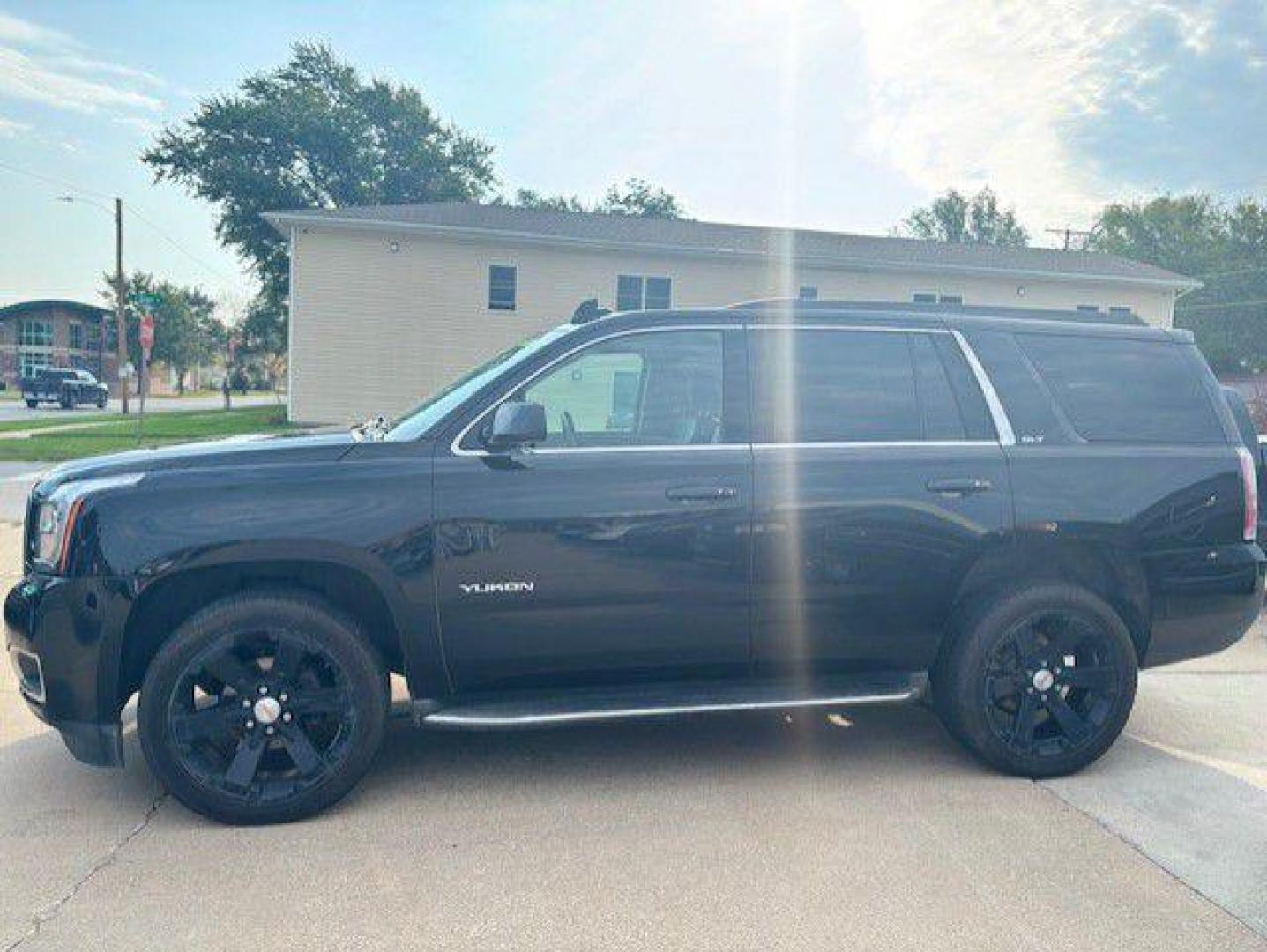 2015 BLACK GMC YUKON SLT (1GKS2BKC6FR) with an 5.3L engine, Automatic transmission, located at 1100 W. Sheridan Ave., Shenandoah, 51601, (712) 246-1600, 40.765678, -95.388817 - Photo#1
