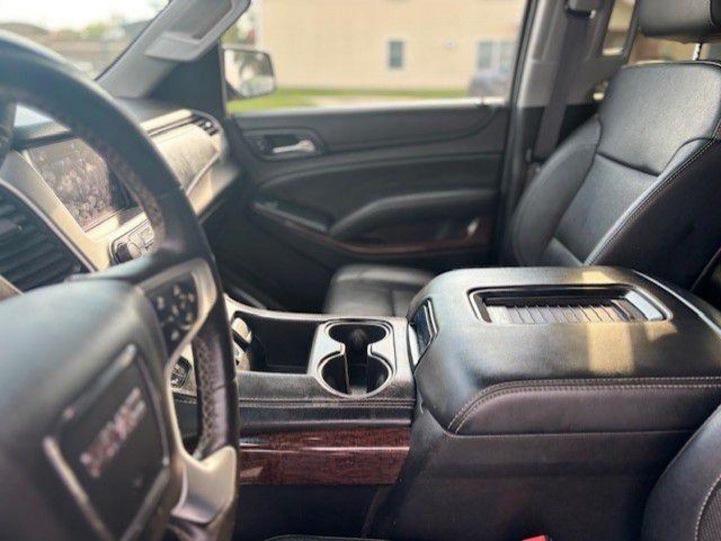 2015 BLACK GMC YUKON SLT (1GKS2BKC6FR) with an 5.3L engine, Automatic transmission, located at 1100 W. Sheridan Ave., Shenandoah, 51601, (712) 246-1600, 40.765678, -95.388817 - Photo#2
