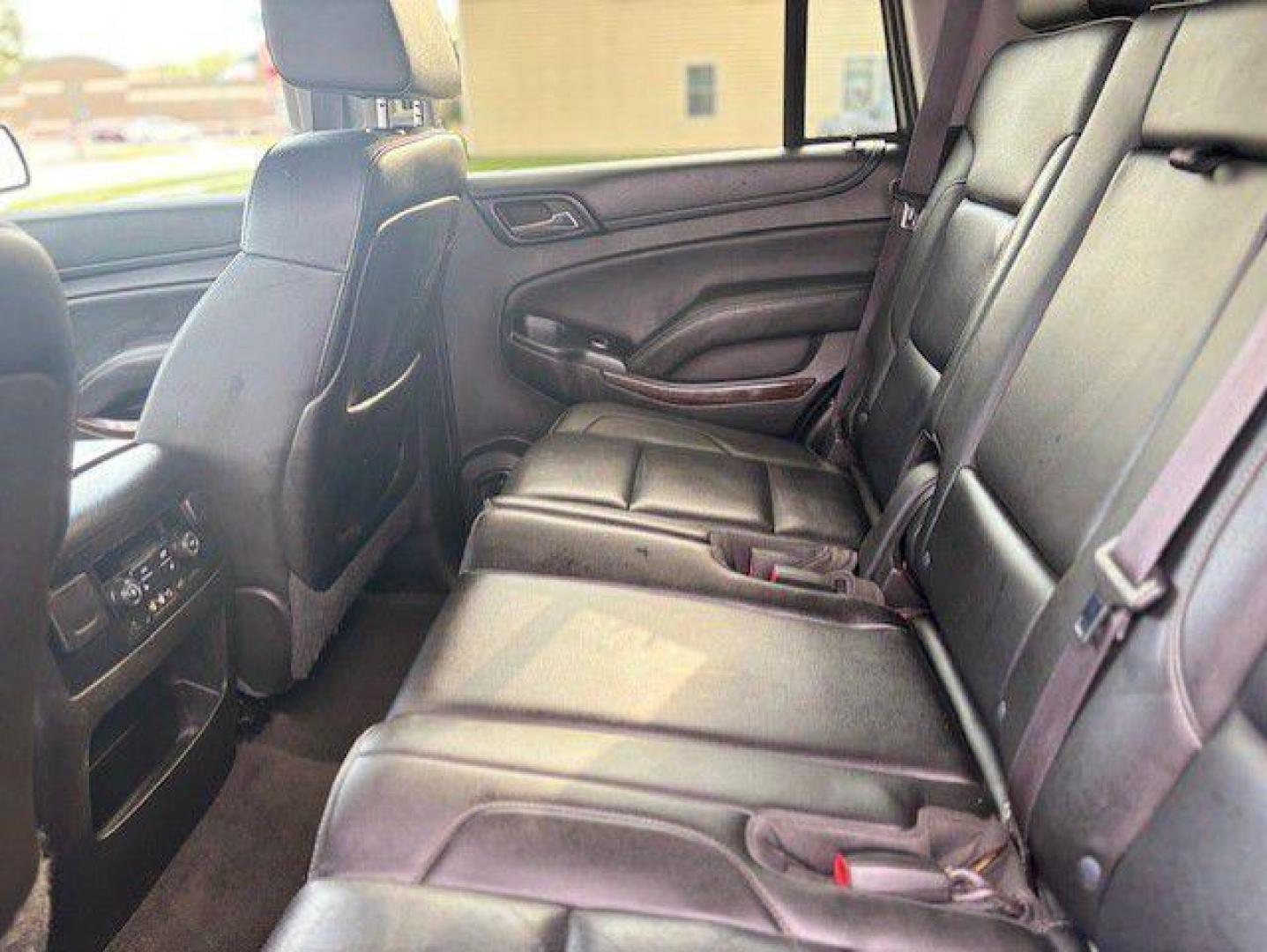 2015 BLACK GMC YUKON SLT (1GKS2BKC6FR) with an 5.3L engine, Automatic transmission, located at 1100 W. Sheridan Ave., Shenandoah, 51601, (712) 246-1600, 40.765678, -95.388817 - Photo#4