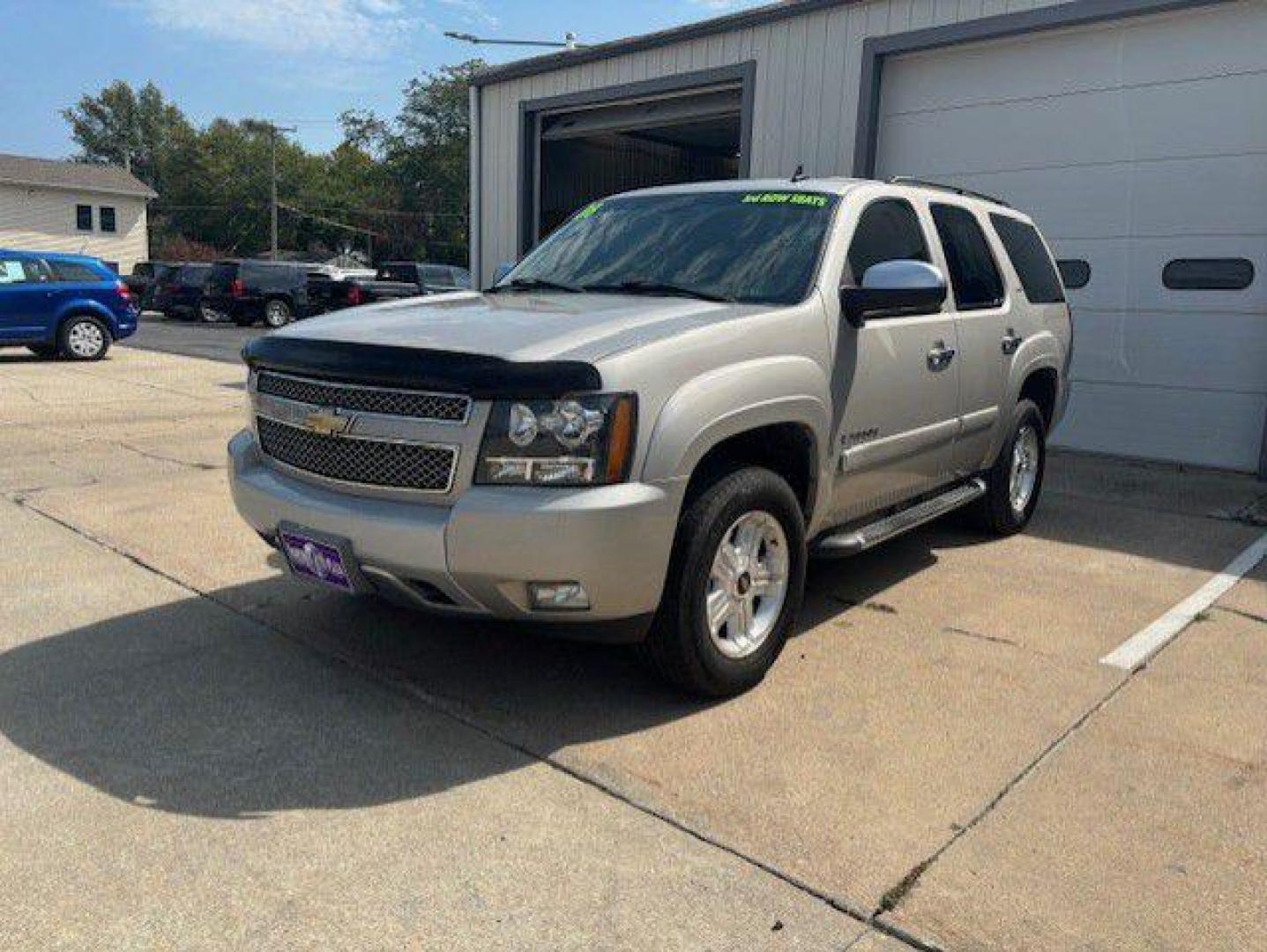 2008 SILVER CHEVROLET TAHOE 1500 (1GNFK13028R) with an 5.3L engine, Automatic transmission, located at 1100 W. Sheridan Ave., Shenandoah, 51601, (712) 246-1600, 40.765678, -95.388817 - Photo#0