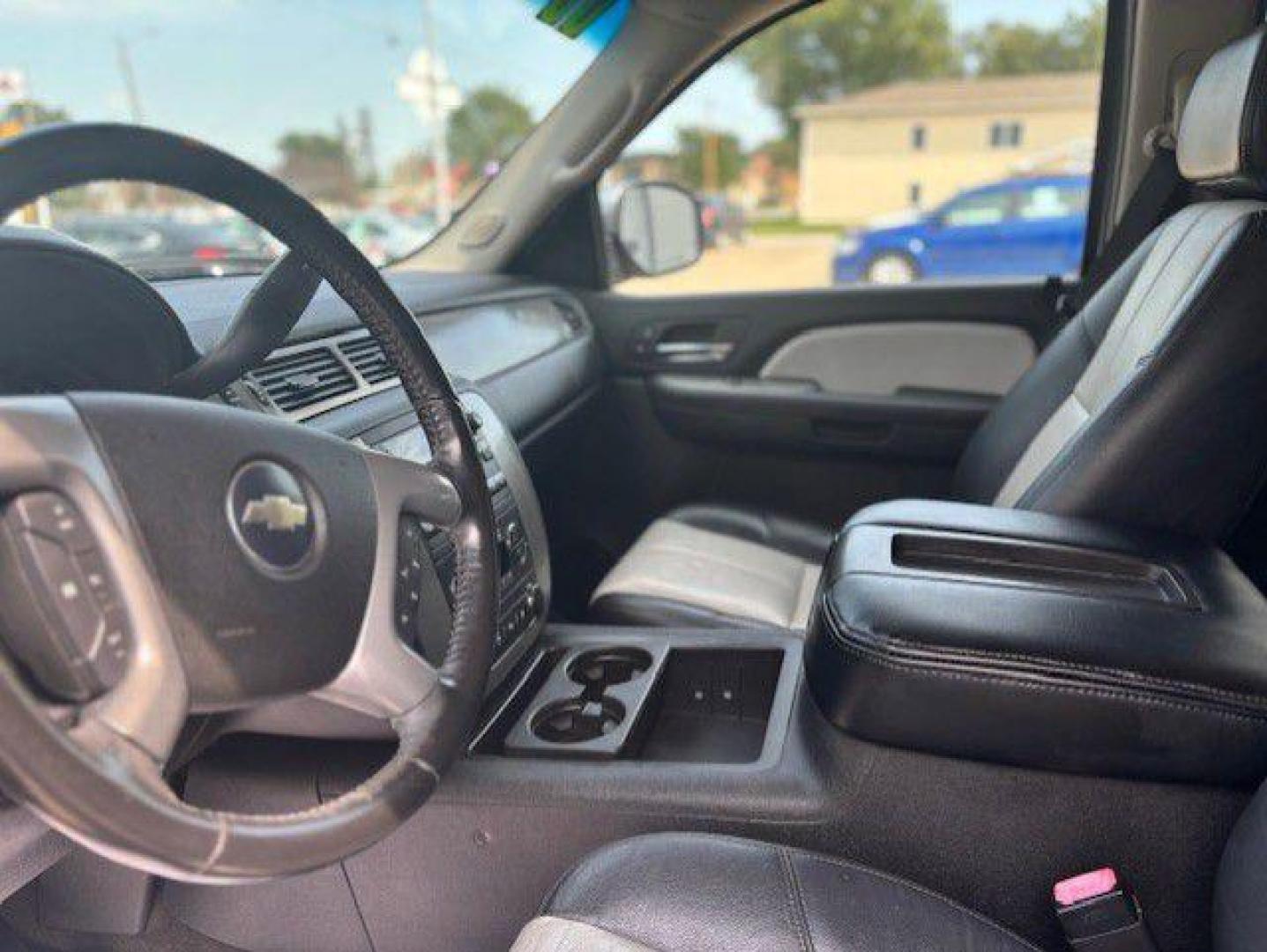 2008 SILVER CHEVROLET TAHOE 1500 (1GNFK13028R) with an 5.3L engine, Automatic transmission, located at 1100 W. Sheridan Ave., Shenandoah, 51601, (712) 246-1600, 40.765678, -95.388817 - Photo#2