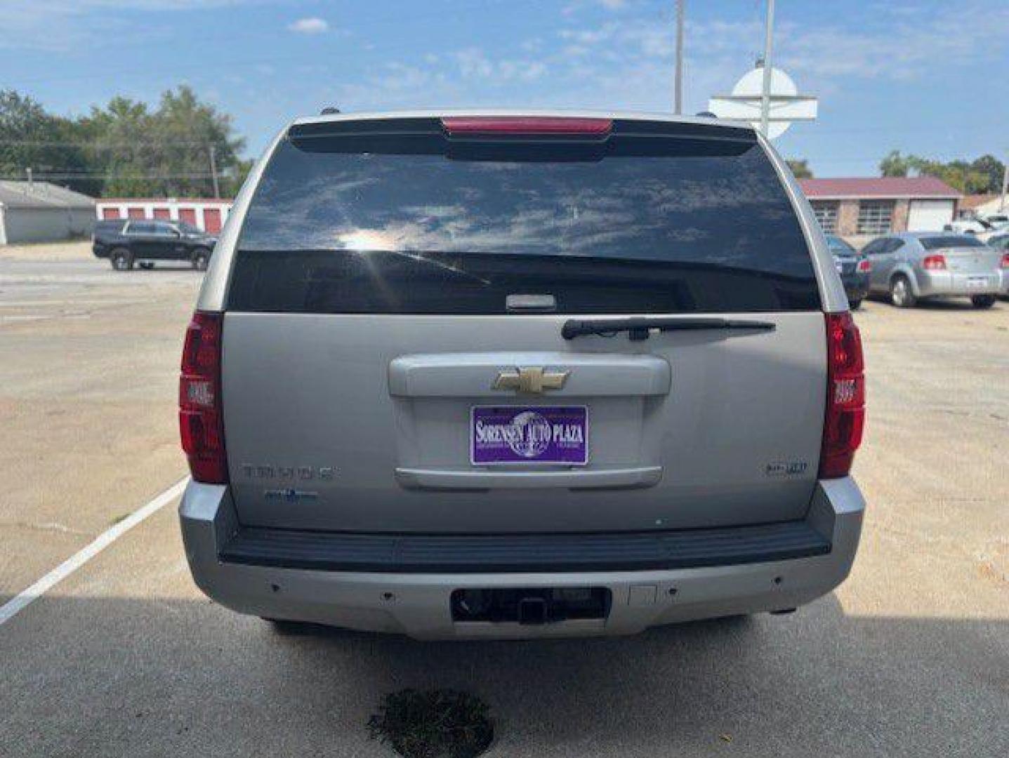 2008 SILVER CHEVROLET TAHOE 1500 (1GNFK13028R) with an 5.3L engine, Automatic transmission, located at 1100 W. Sheridan Ave., Shenandoah, 51601, (712) 246-1600, 40.765678, -95.388817 - Photo#7
