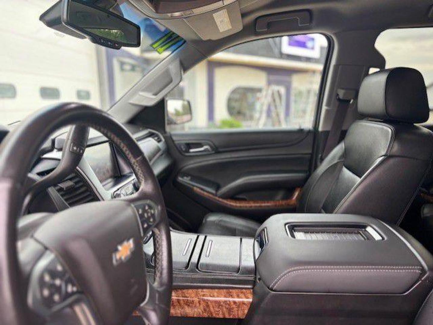 2017 WHITE CHEVROLET TAHOE 1500 PREMIER (1GNSKCKC4HR) with an 5.3L engine, Automatic transmission, located at 1100 W. Sheridan Ave., Shenandoah, 51601, (712) 246-1600, 40.765678, -95.388817 - Photo#2
