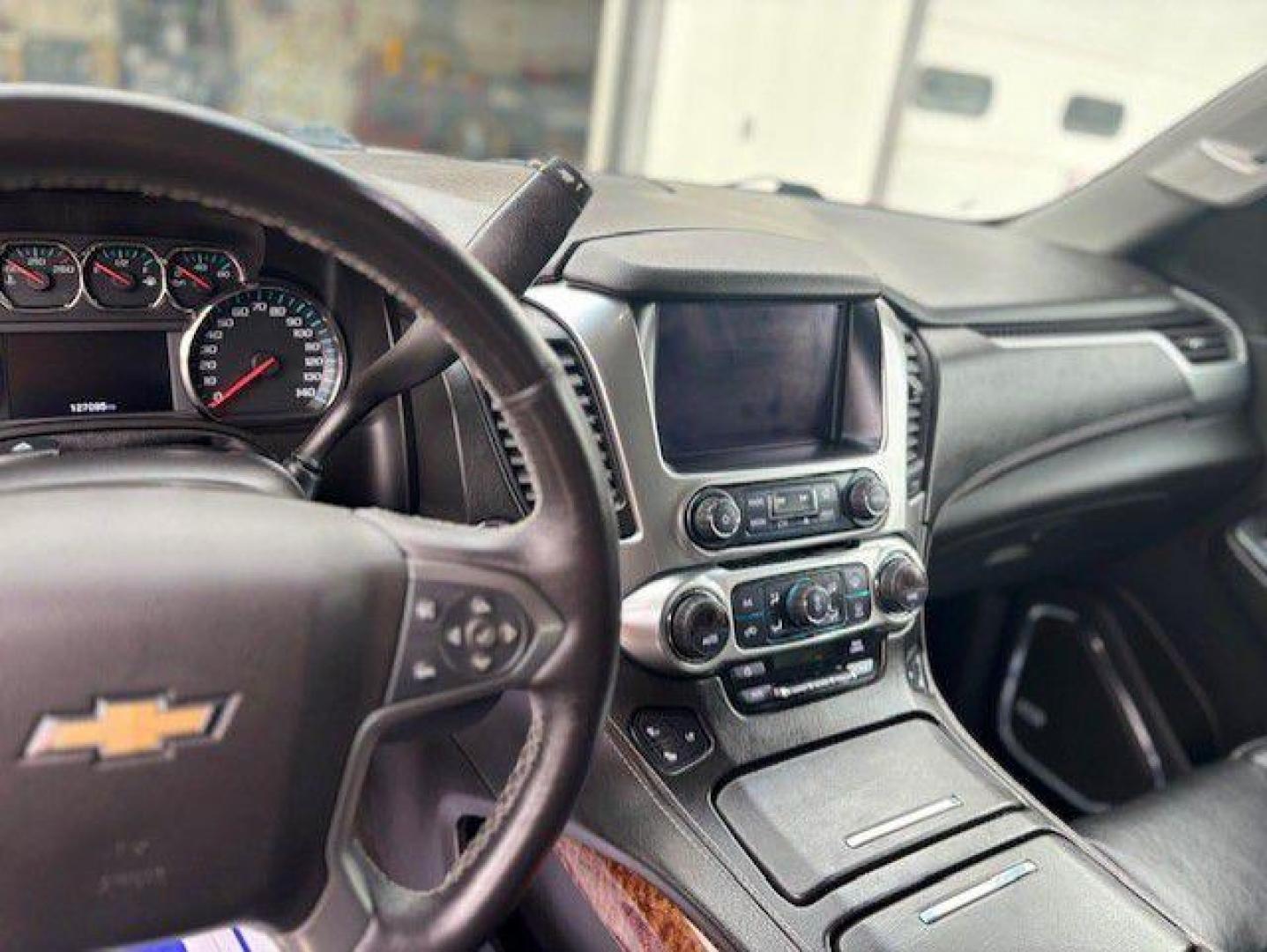 2017 WHITE CHEVROLET TAHOE 1500 PREMIER (1GNSKCKC4HR) with an 5.3L engine, Automatic transmission, located at 1100 W. Sheridan Ave., Shenandoah, 51601, (712) 246-1600, 40.765678, -95.388817 - Photo#3