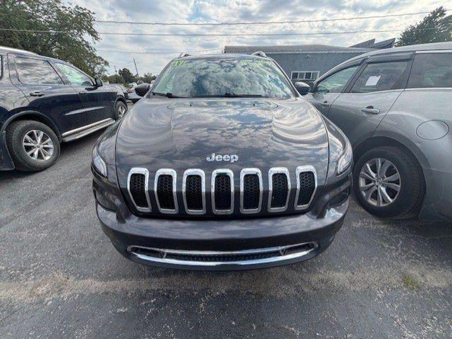 2017 GRAY JEEP CHEROKEE LIMITED (1C4PJMDBXHW) with an 2.4L engine, Automatic transmission, located at 1100 W. Sheridan Ave., Shenandoah, 51601, (712) 246-1600, 40.765678, -95.388817 - Photo#7